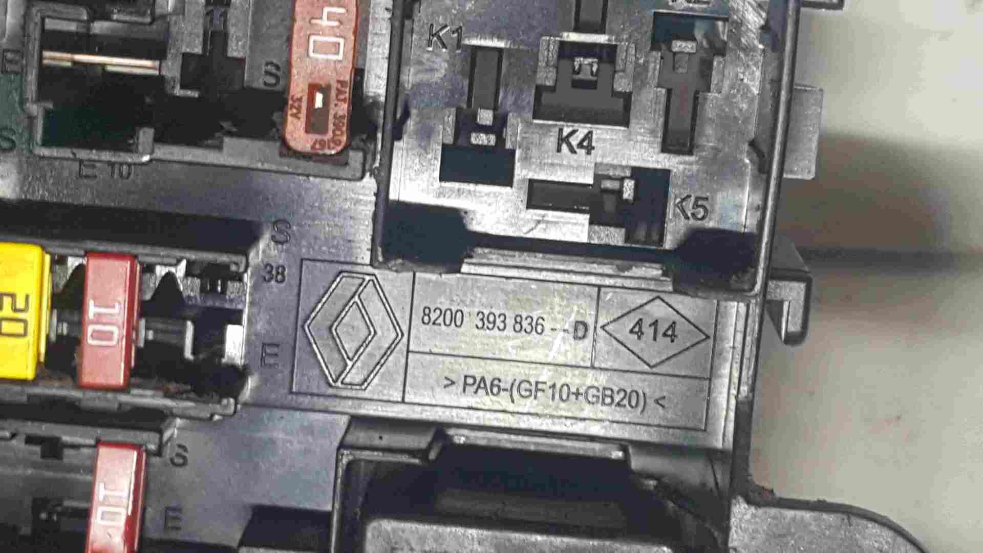 Thumb 3 Renault Laguna MK3 2007-2012 Fuse Box Relays 8200393836
