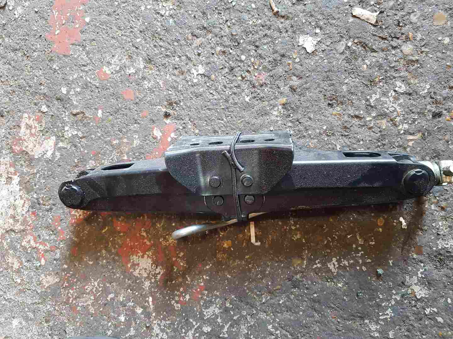 Thumb 3 Renault Laguna MK3 2007-2012 Spare Wheel Jack 995500011R