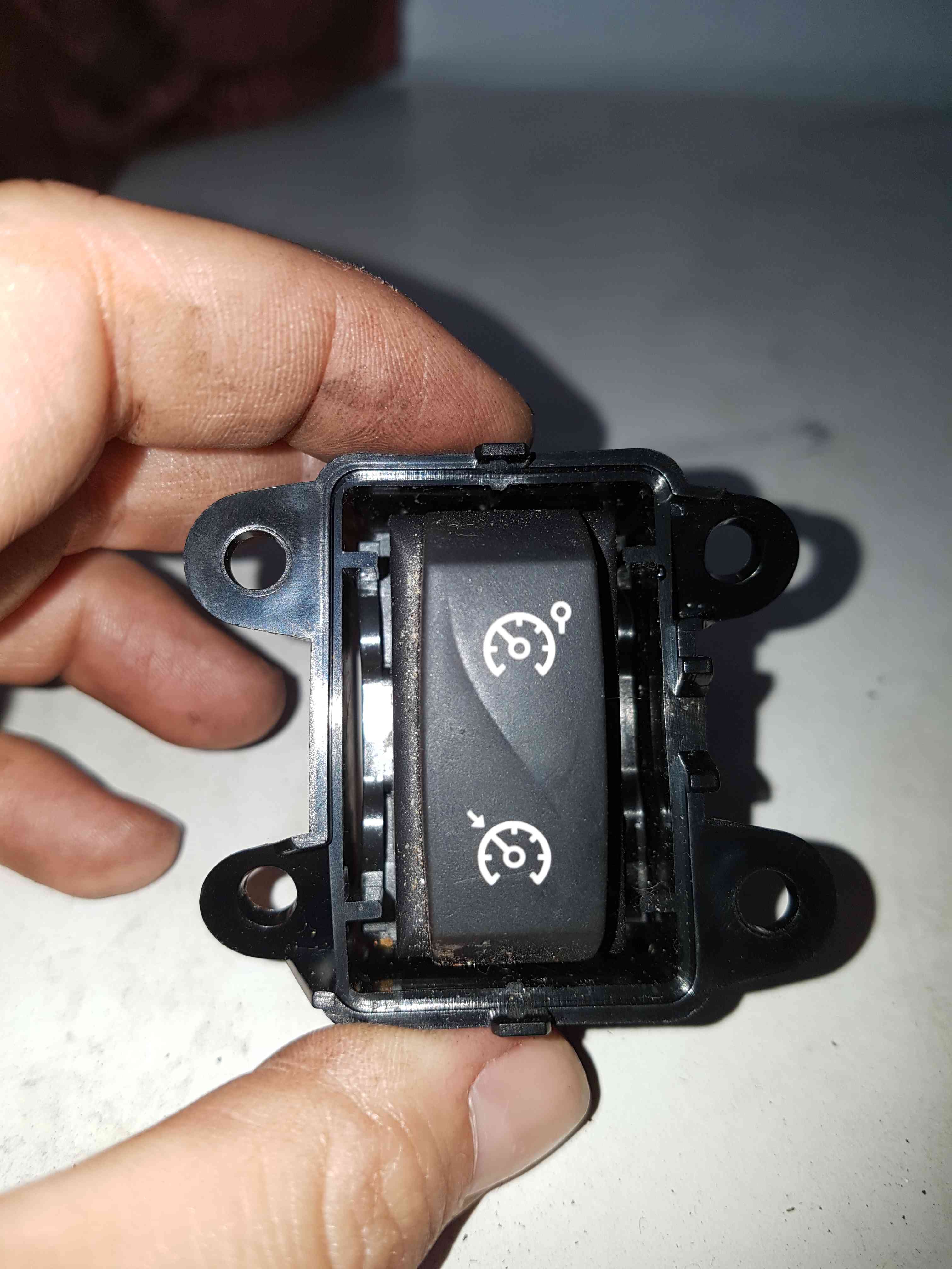 Thumb 11 Renault Laguna MK3 2010-2012 Cruise Control Switch Button