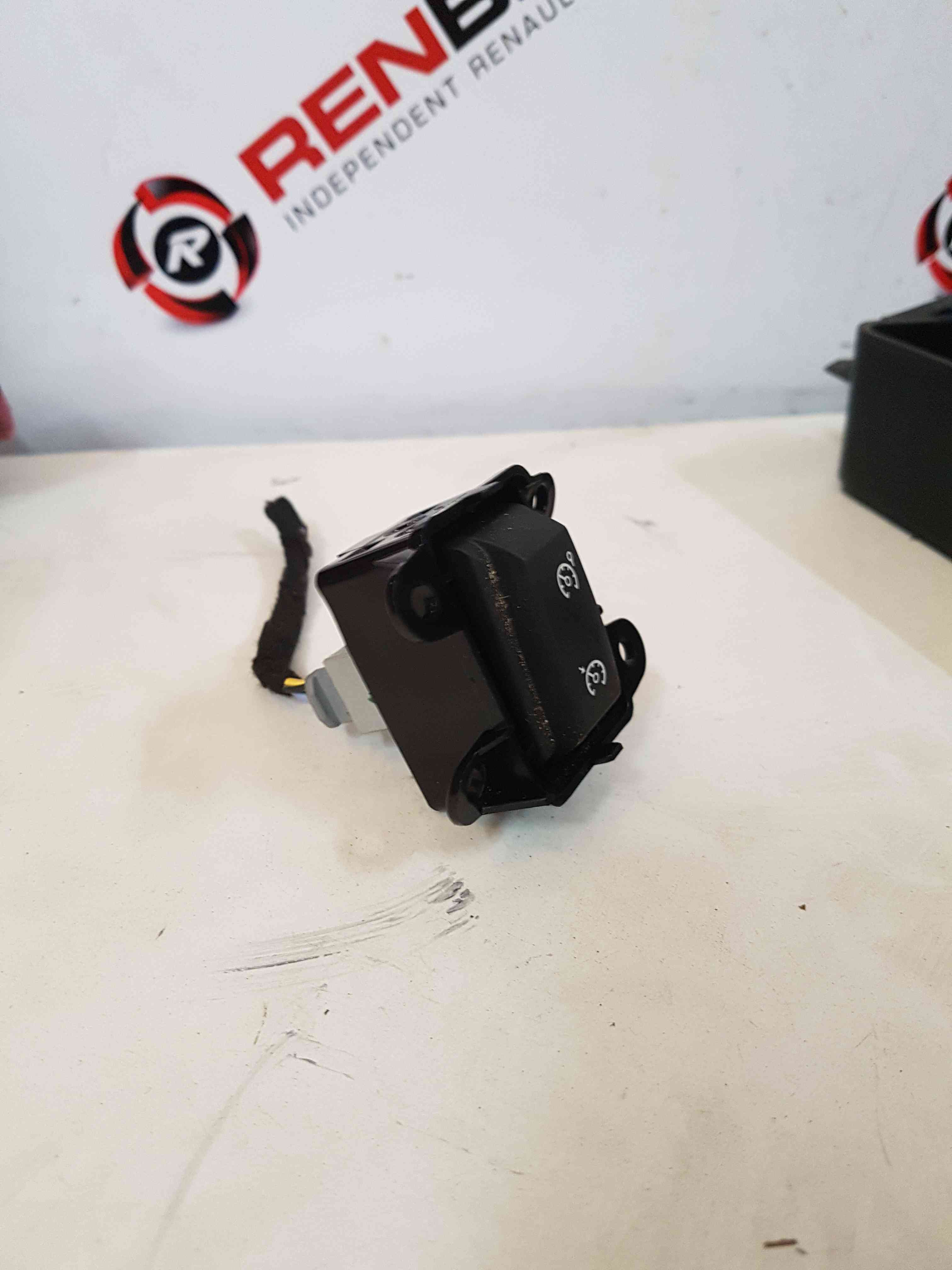 Thumb 5 Renault Laguna MK3 2010-2012 Cruise Control Switch Button