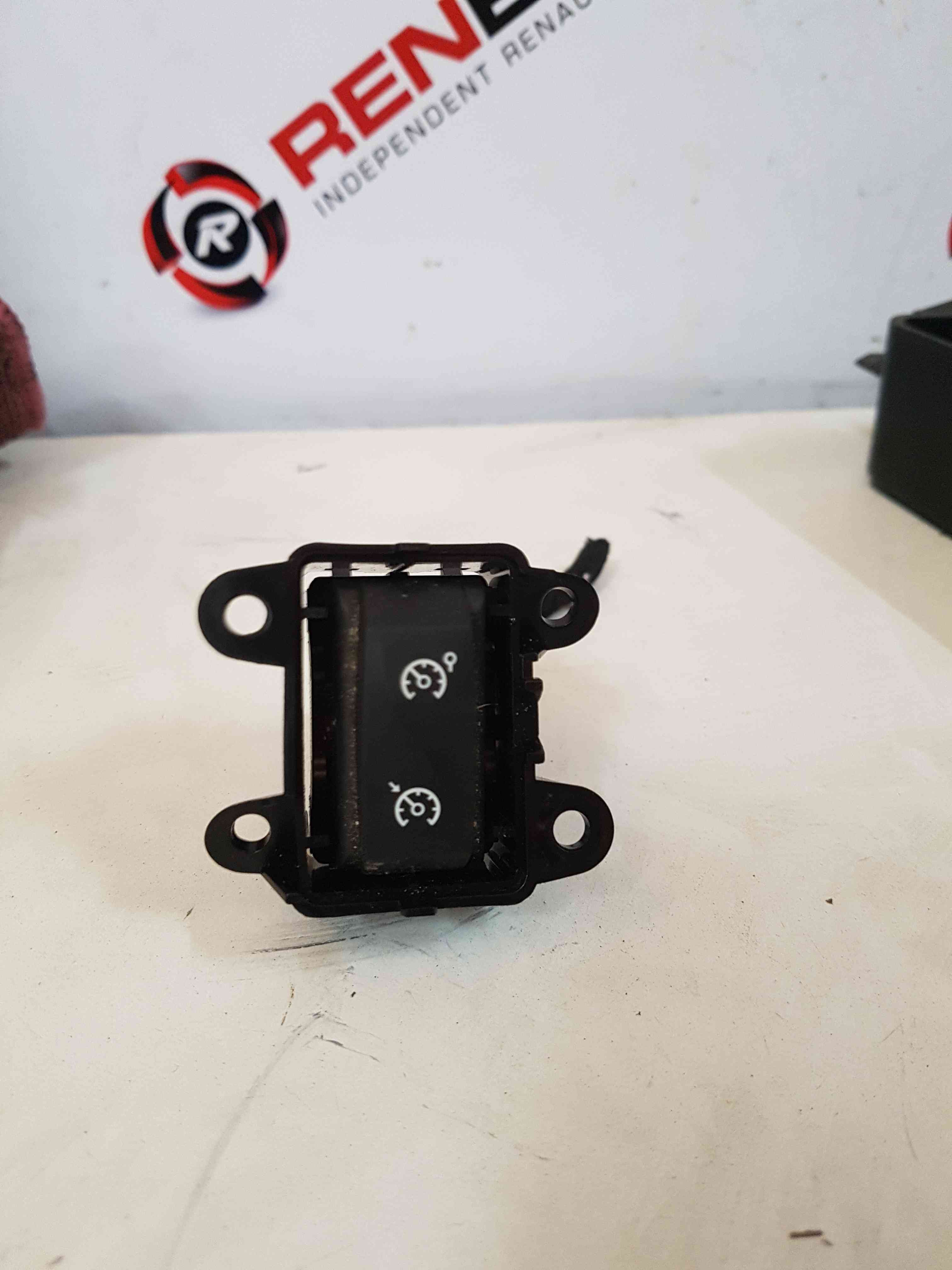 Thumb 6 Renault Laguna MK3 2010-2012 Cruise Control Switch Button