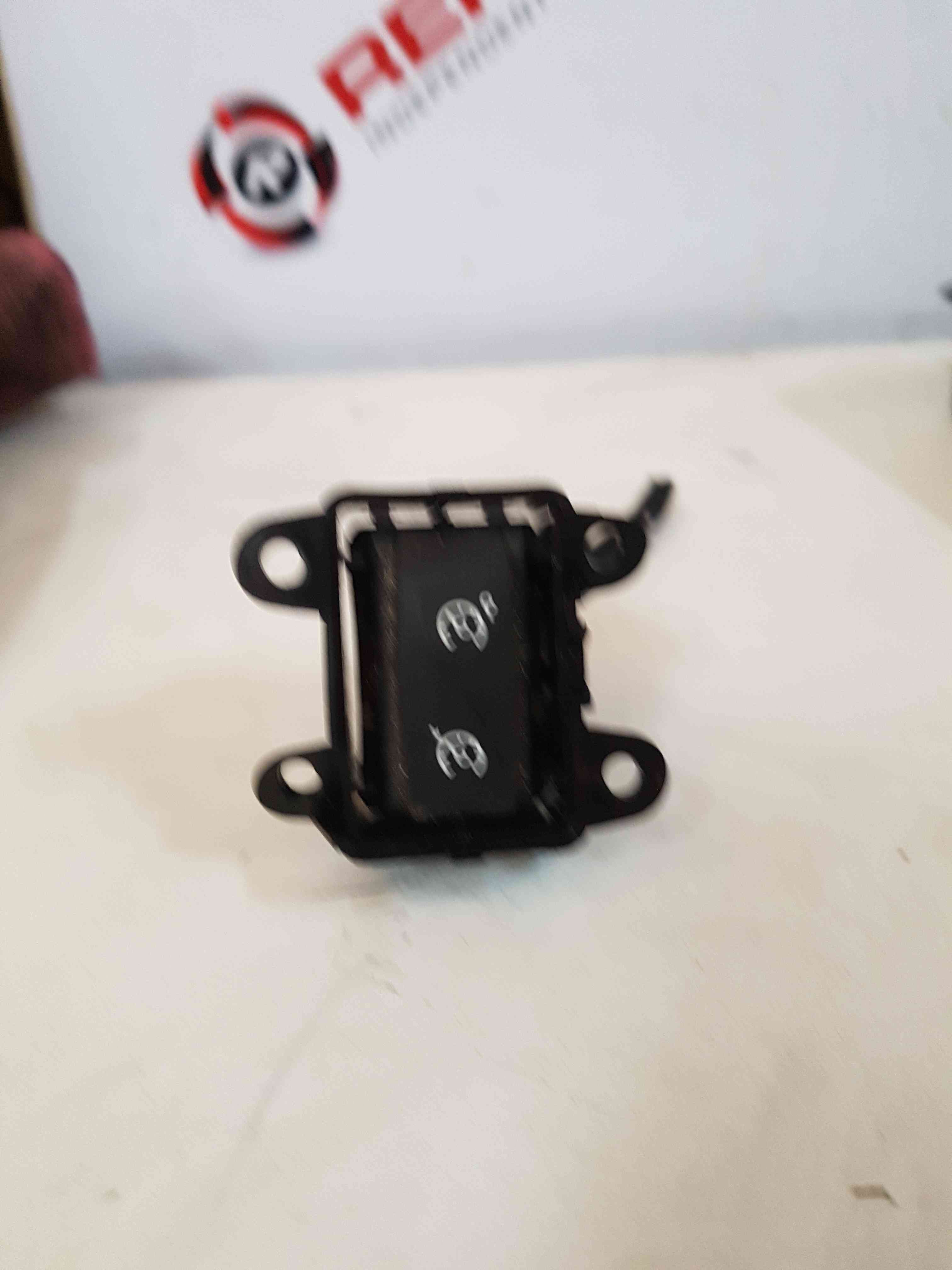 Thumb 7 Renault Laguna MK3 2010-2012 Cruise Control Switch Button