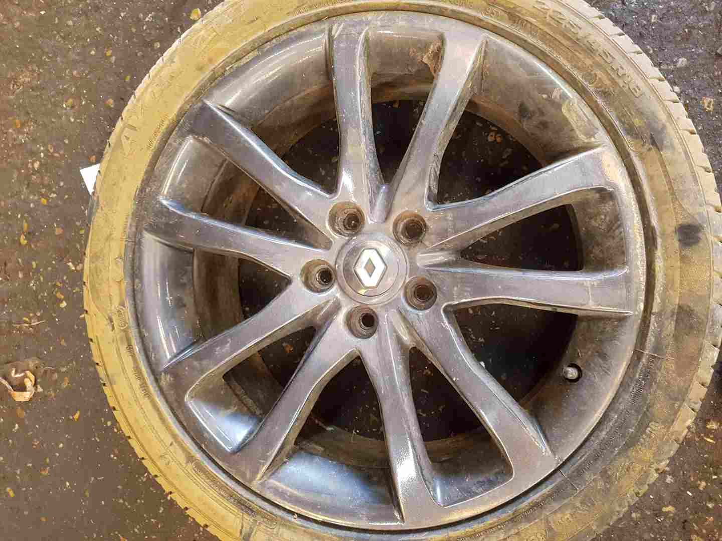 Thumb 2 Renault Laguna MK3 Coupe 2007-2010 Alloy Wheel + Tyre 225 45 18 6Mm 4/5