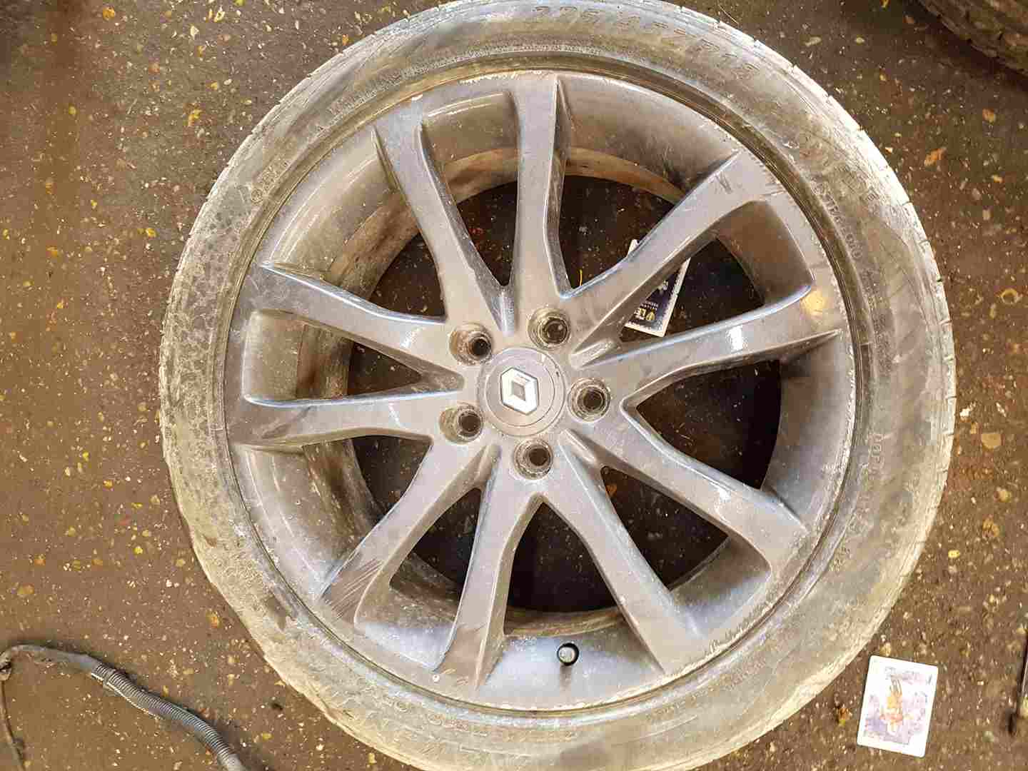 Thumb 2 Renault Laguna MK3 Coupe 2007-2010 Alloy Wheel 4/5 + Tyre 225 45 18