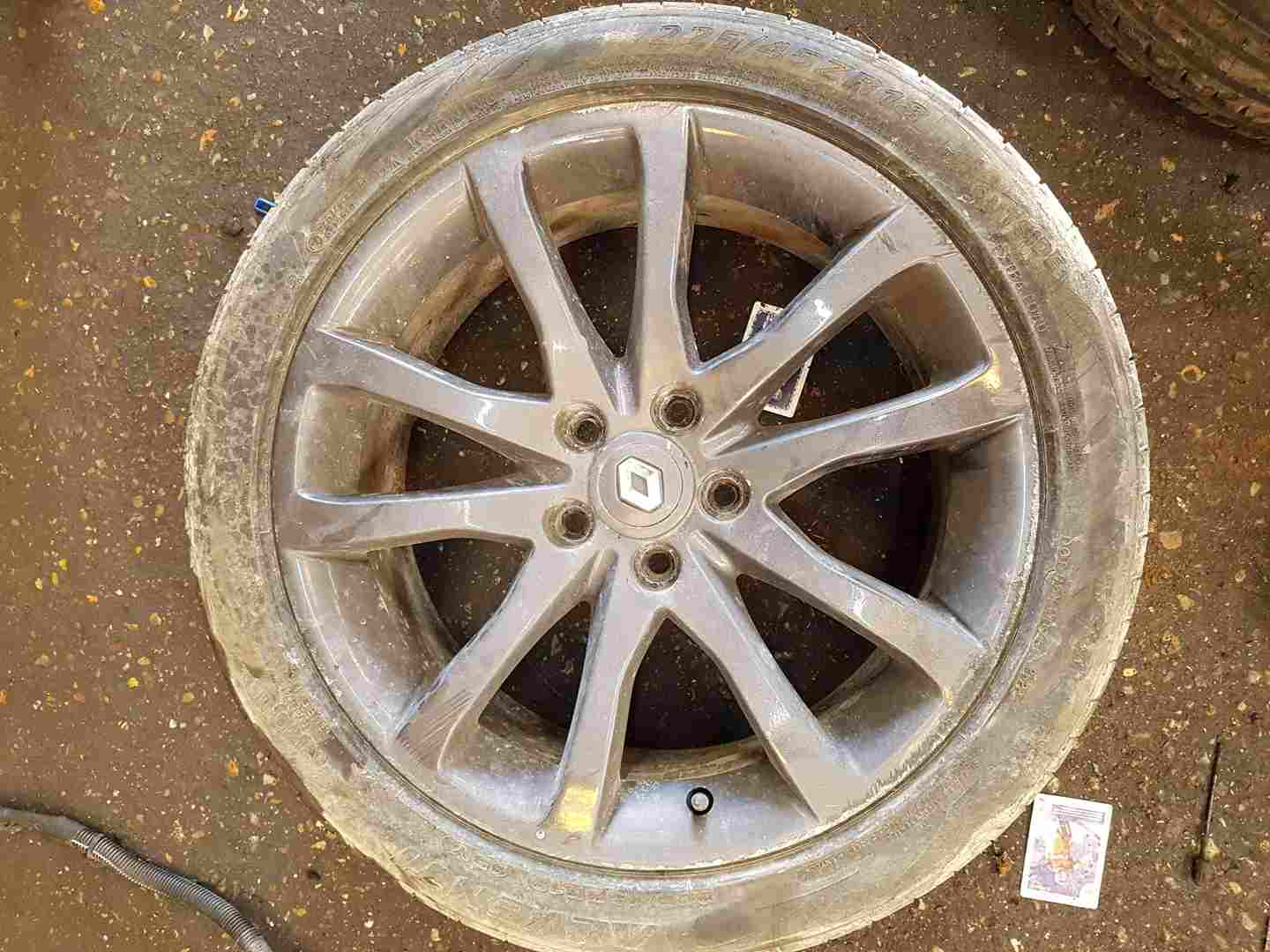 Renault Laguna MK3 Coupe 2007-2010 Alloy Wheel 4/5 + Tyre 225 45 18