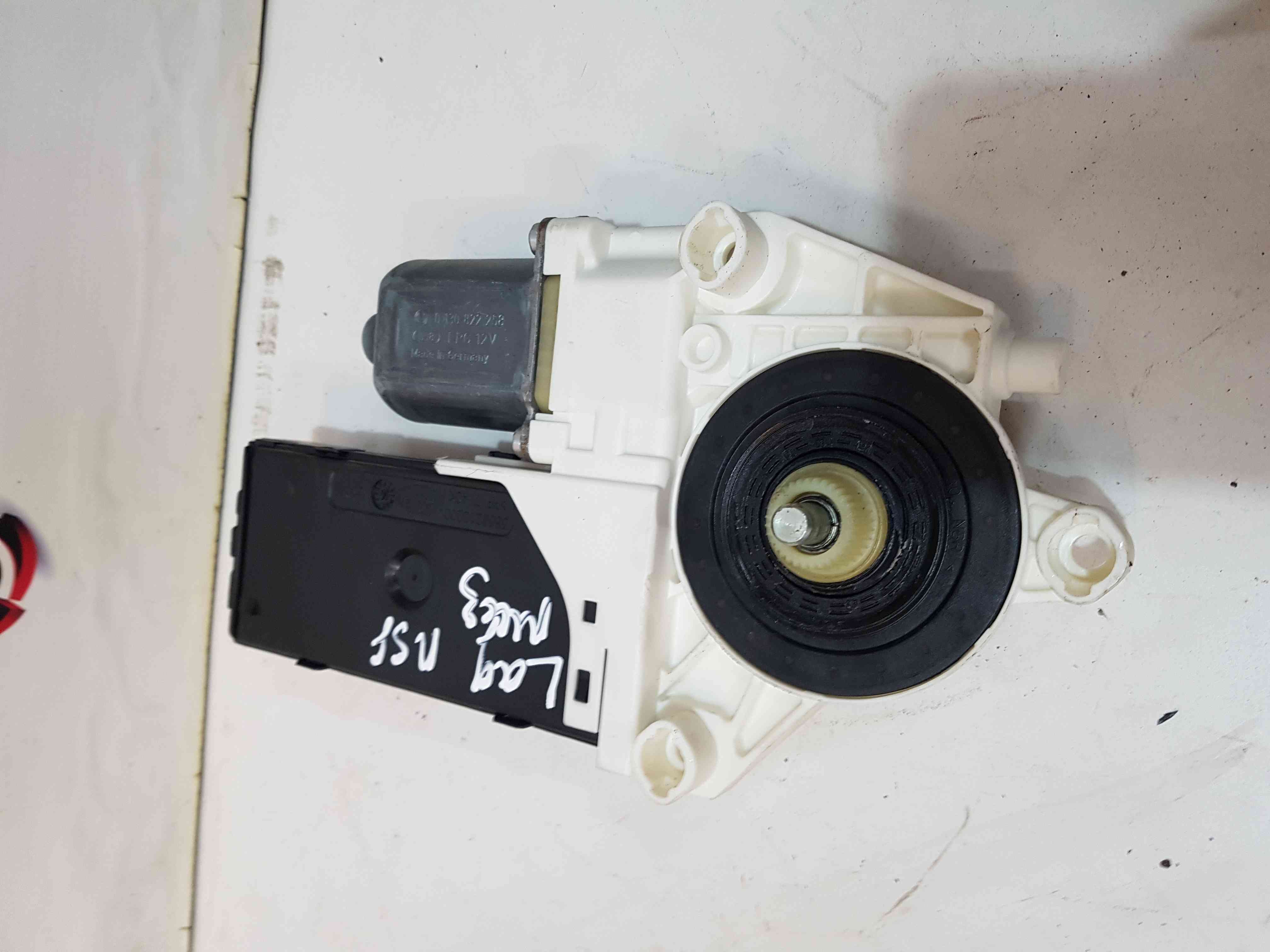 Renault Laguna MK3 Coupe 2007-2012 Passenger NSF Front Window Motor 807311295R
