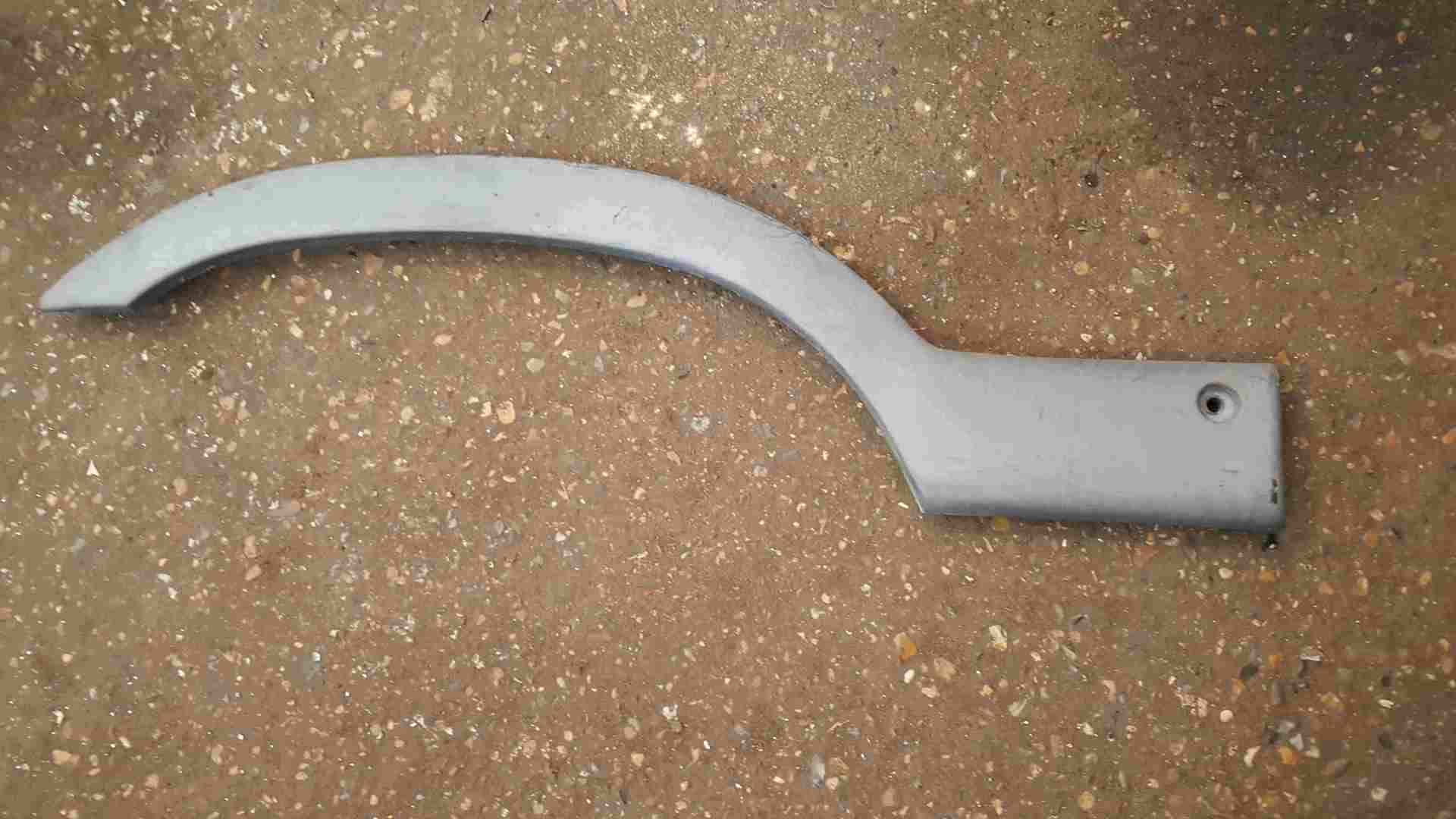 Renault Master 1997-2003 Drivers OSR Rear Wing Arch Plastic Trim 7701692573