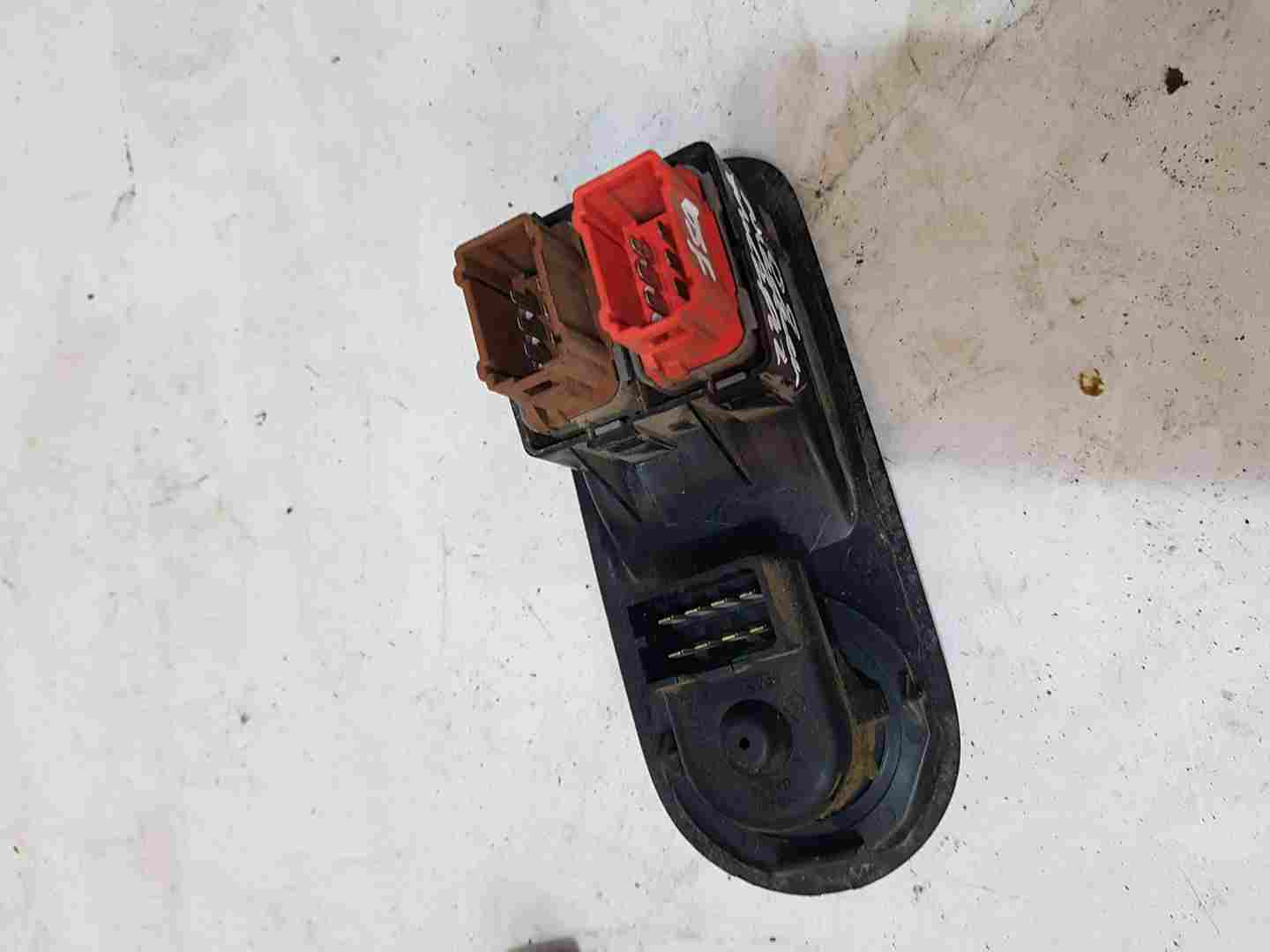 Thumb 2 Renault Master 2003-2010 Drivers OSF Front Window Switch Mirror Panel