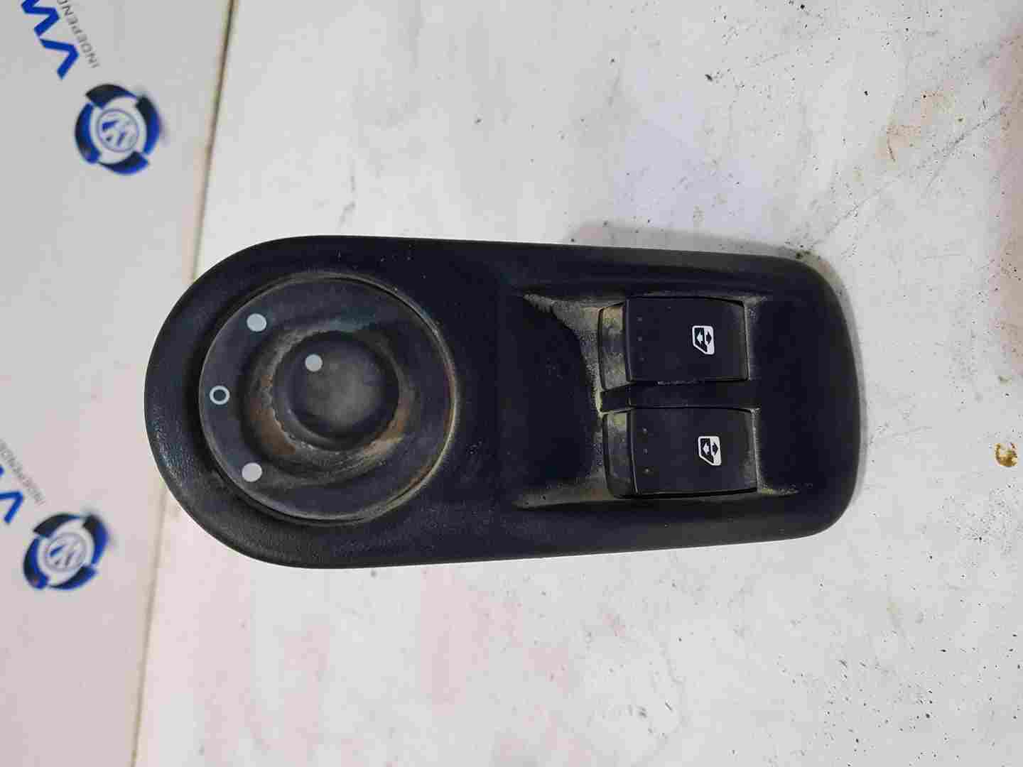Renault Master 2003-2010 Drivers OSF Front Window Switch Mirror Panel