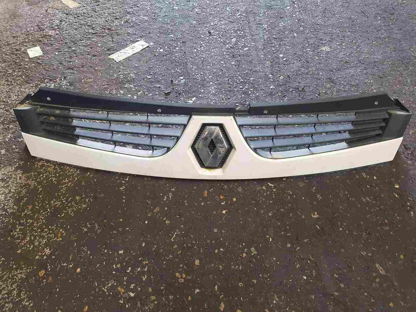 Thumb 2 Renault Master 2003-2010 Front Bumper Grill 8200426365