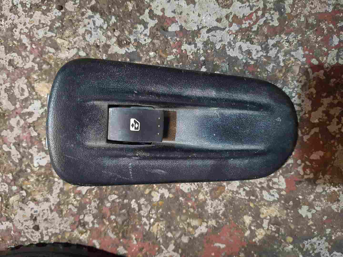 Renault Master 2003-2010 Passenger NSF Front Window Switch + Panel