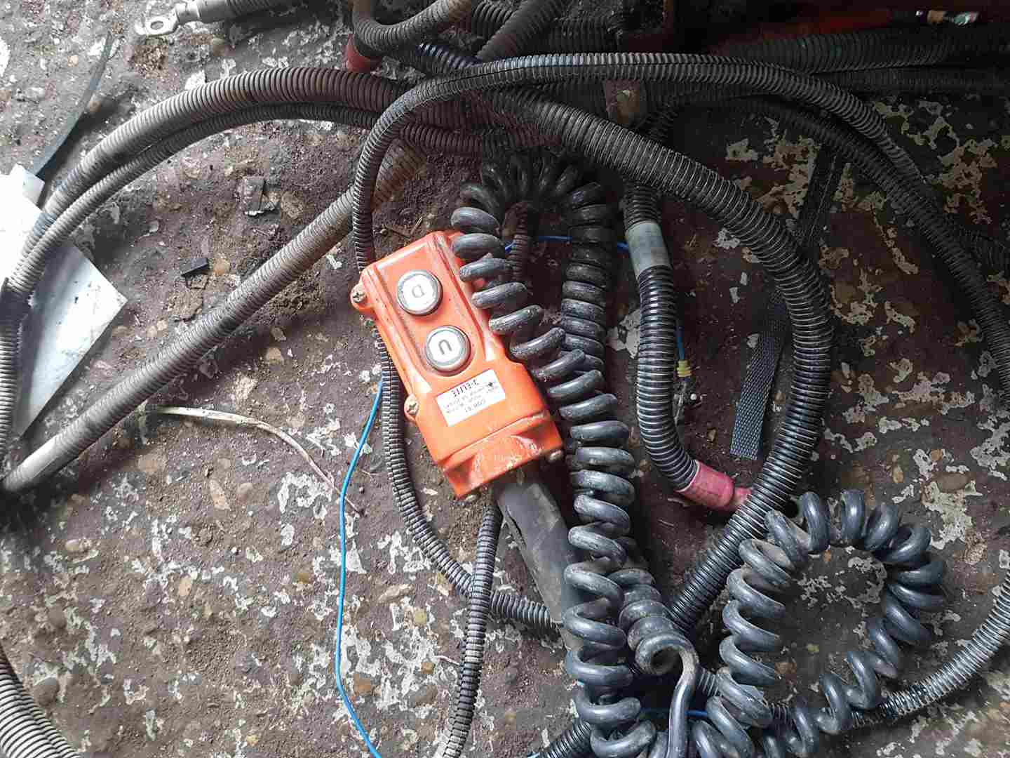 Thumb 3 Renault Master 2003-2010 Tipper Hydraulic Rams AND Pump
