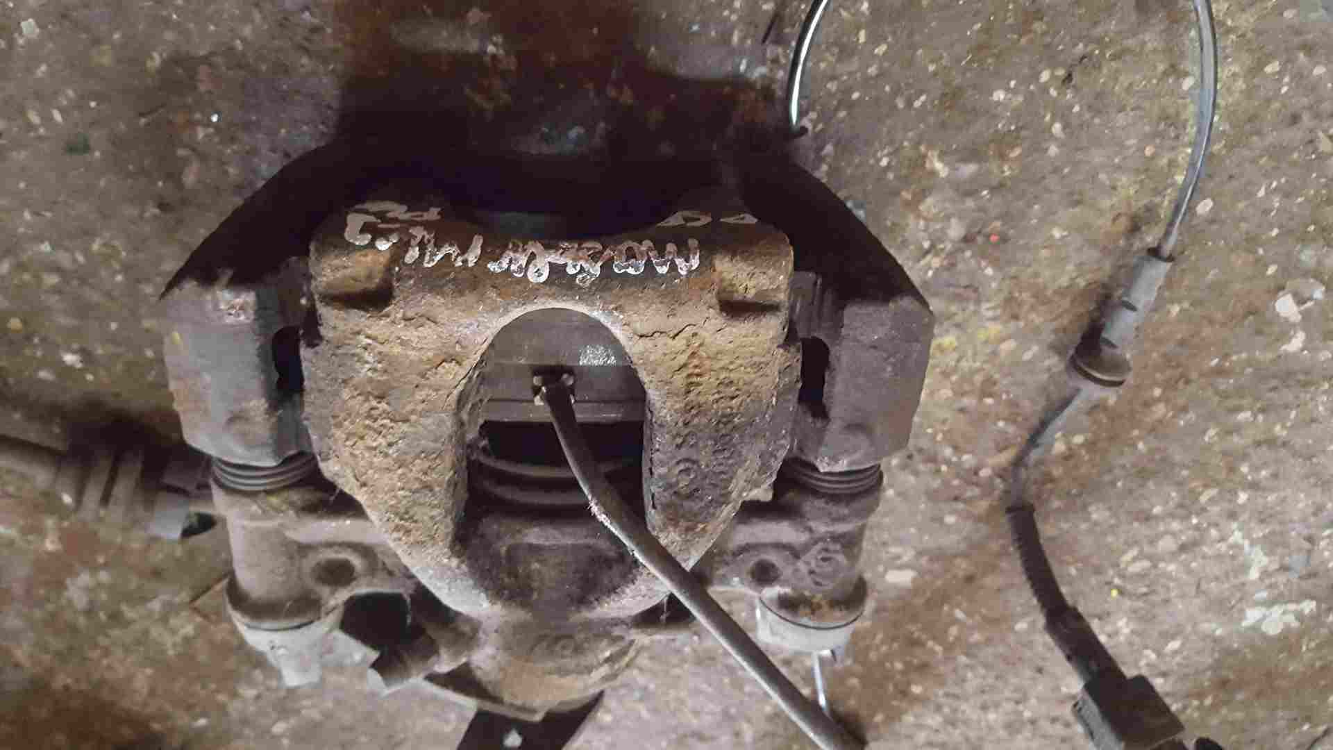 Thumb 2 Renault Master 2010-2018 2.0 DCI Drivers OSR Rear Brake Caliper