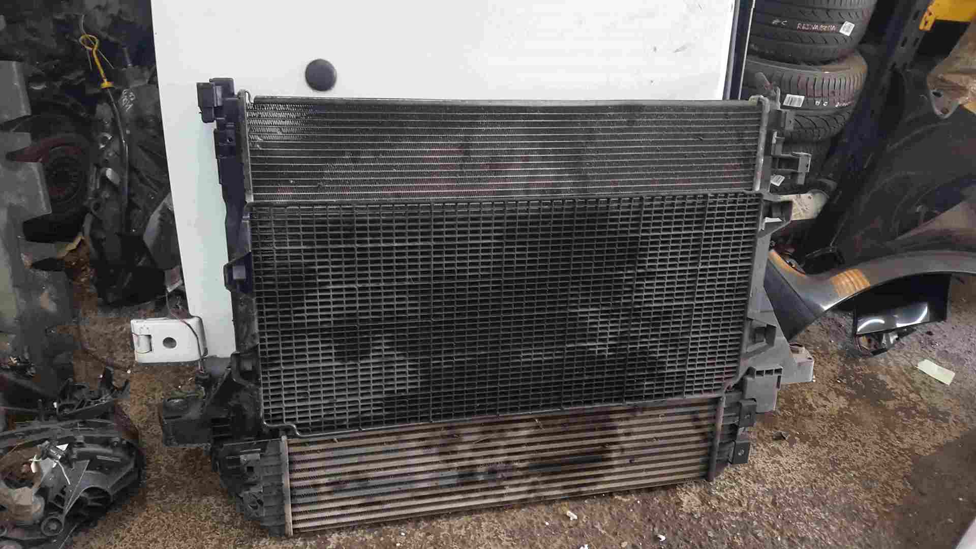 Thumb 3 Renault Master 2010-2018 2.3 DCi Radiator + Intercooler 63073201E 2735890004