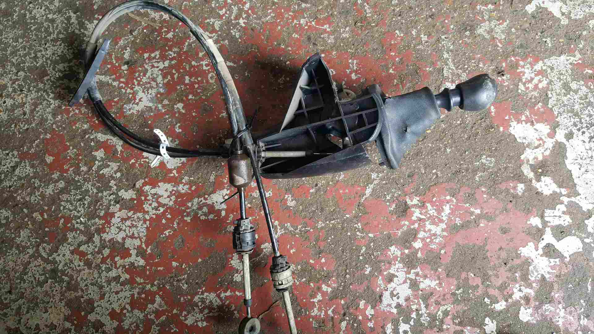 Renault Master 2010-2018 6 Speed Gearstick Mechanism + Cables Knob 8200744935