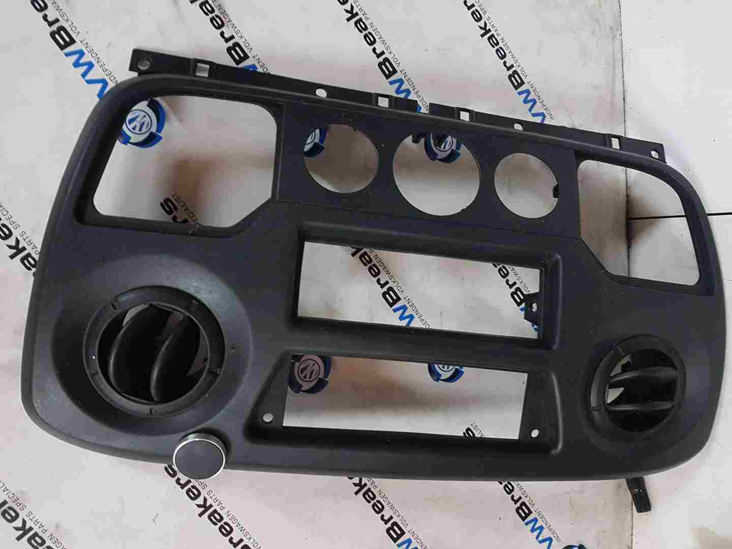 Renault Master 2010-2018 Centre Vents Plastic Surround Trim 682600025R