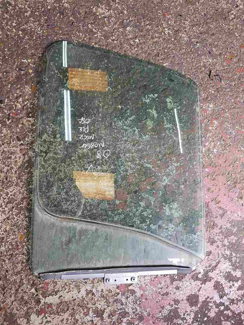 Renault Master Dropside 2003-2010 Drivers OSF Front Window Glass