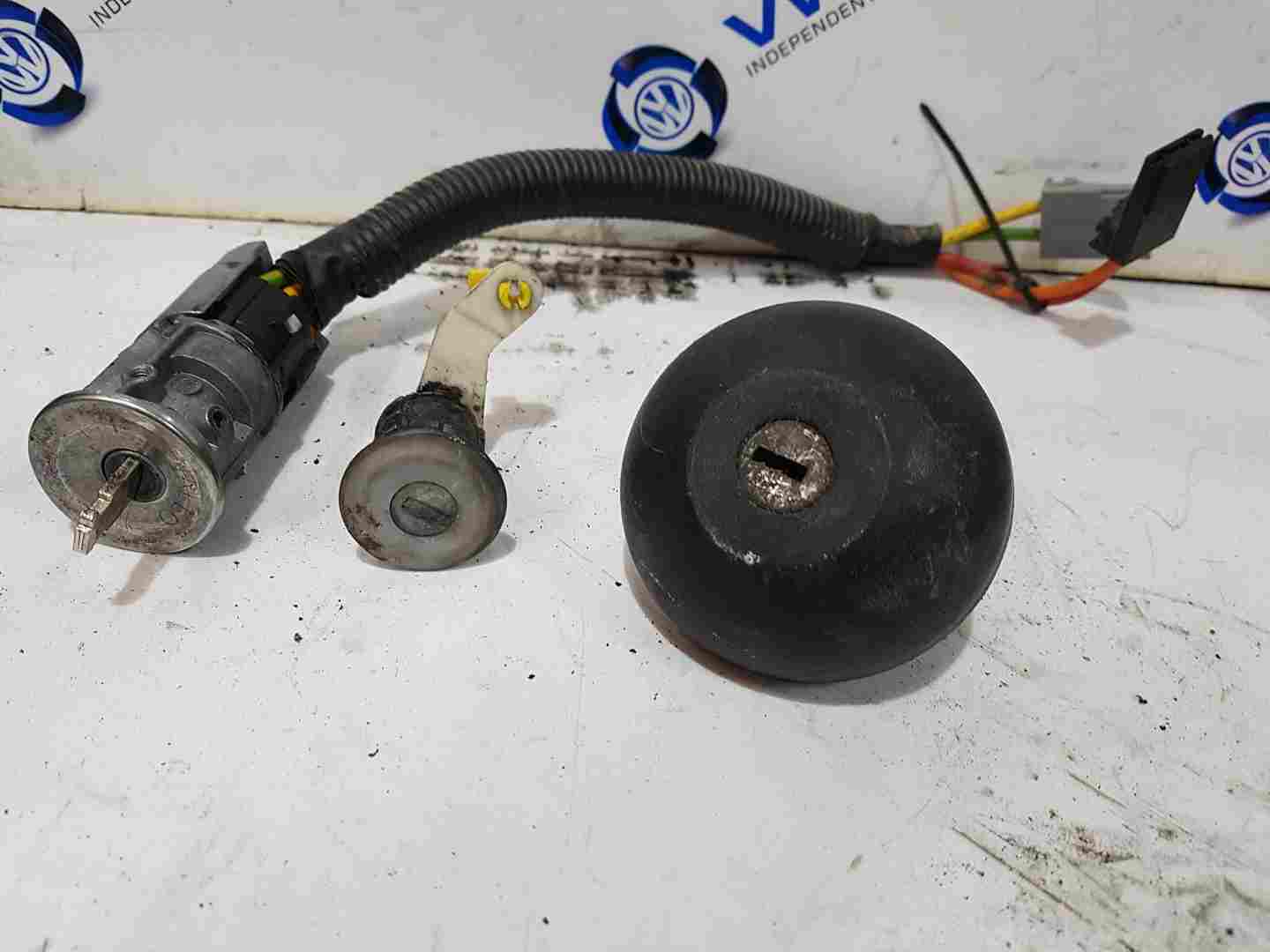 Renault Master MK2 2003-2010 Ignition Barrel + KEY Door Lock + Fuel CAP