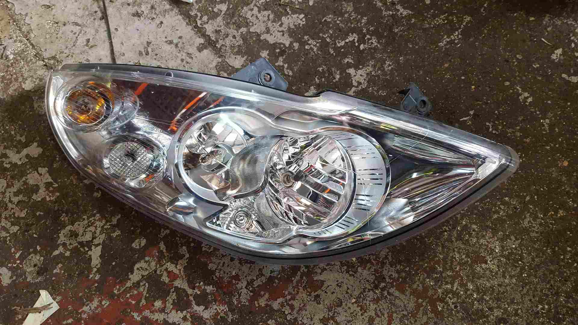 Renault Master MK3 2010-2018 Drivers OSF os Front Headlight Head Lamp