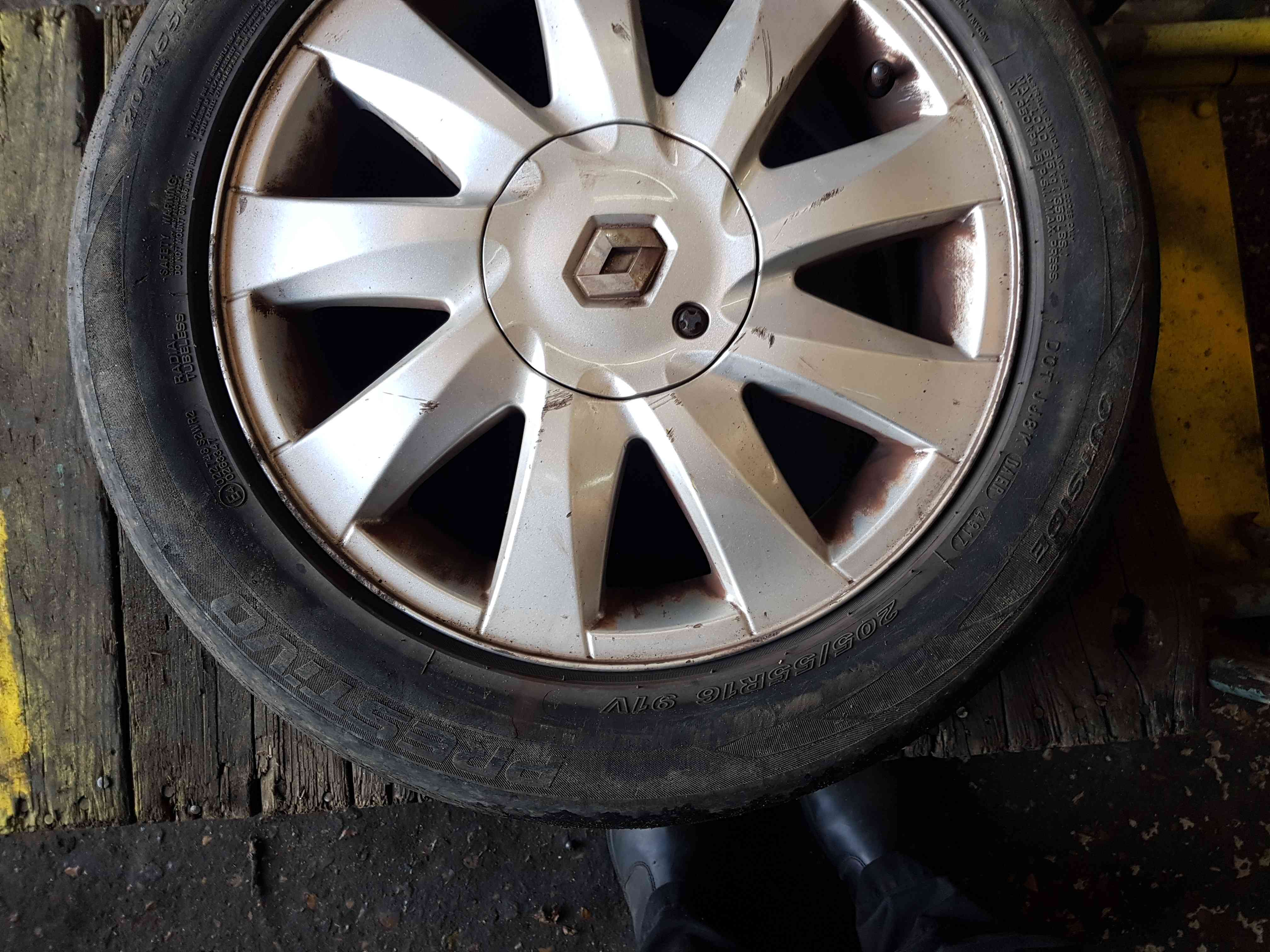 Thumb 4 Renault Megane + Scenic 2002-2008 Kubera Kubbera Alloy Wheel 3/5 8200464412