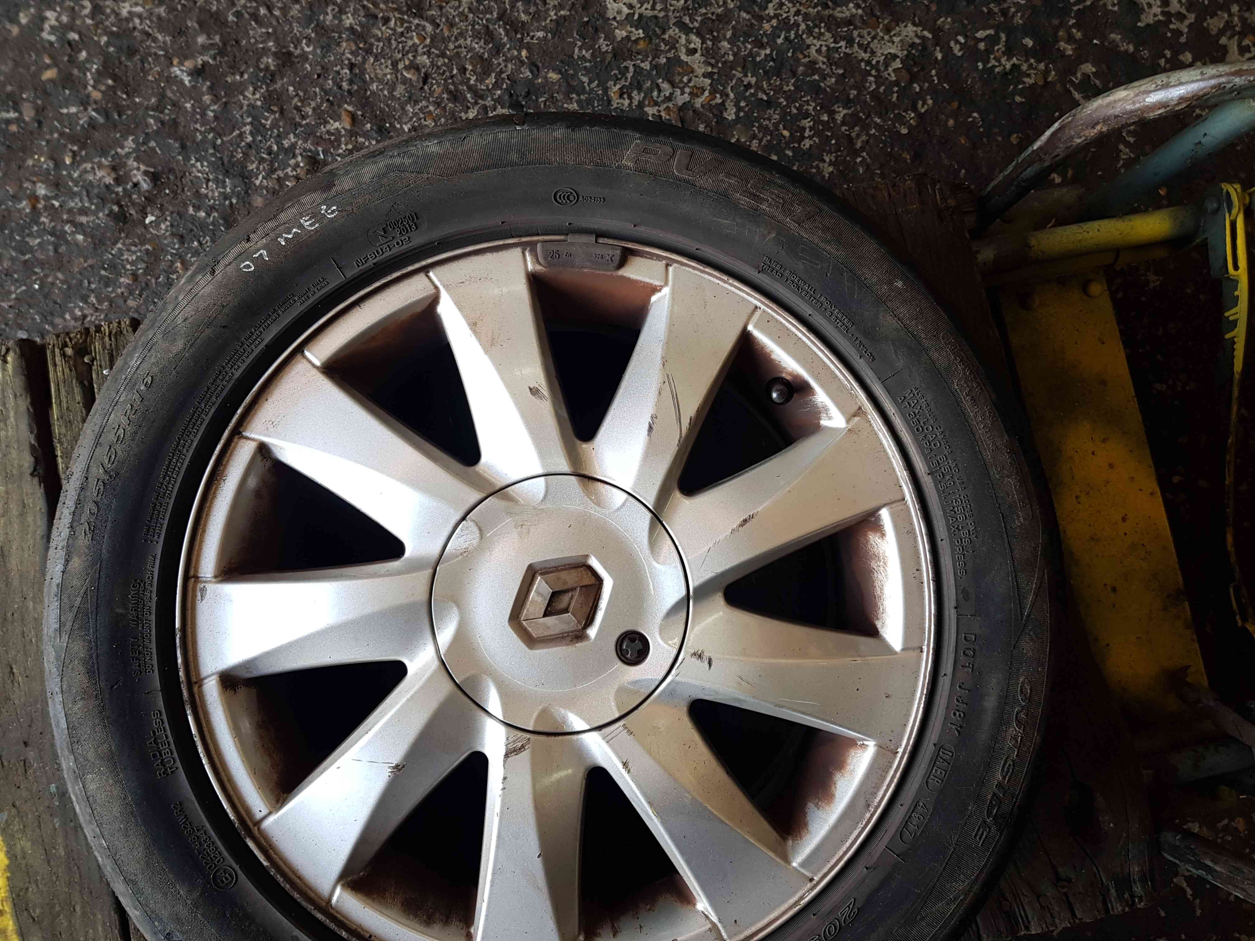 Thumb 5 Renault Megane + Scenic 2002-2008 Kubera Kubbera Alloy Wheel 3/5 8200464412