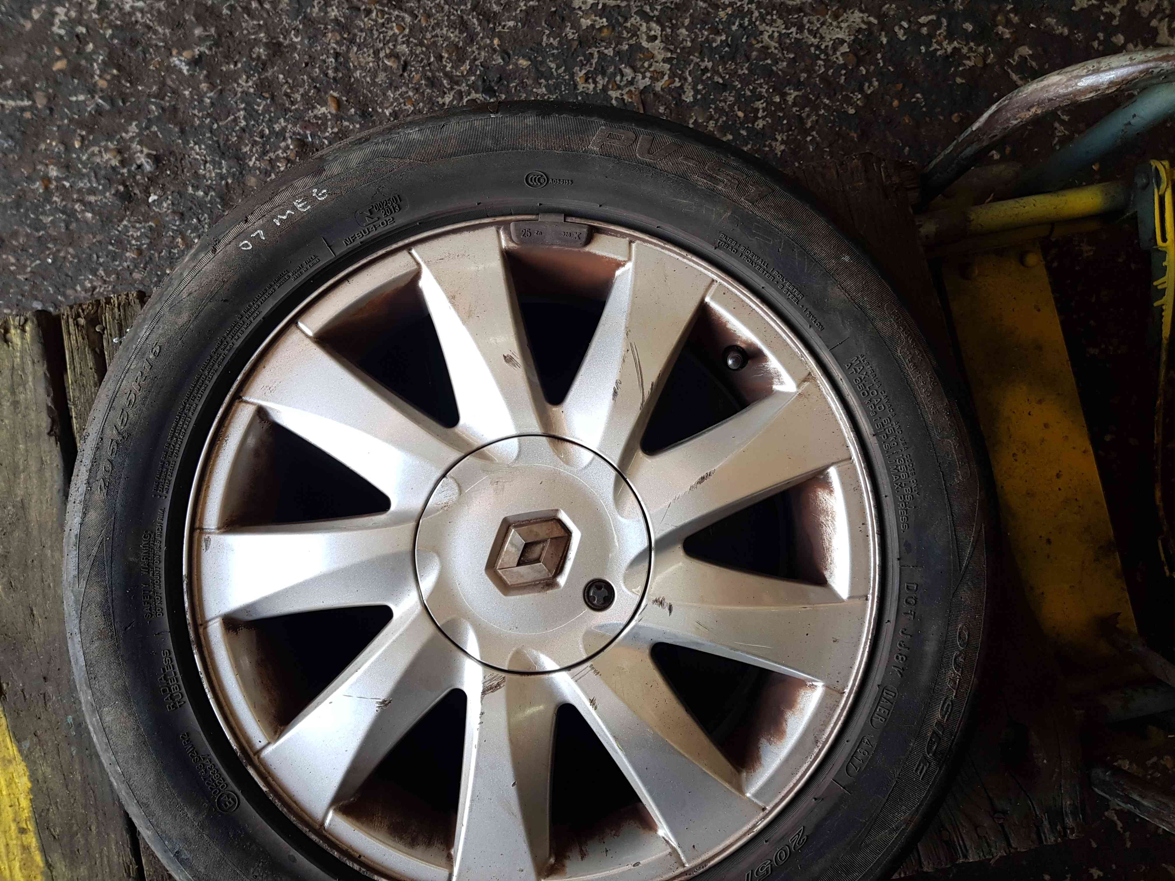 Thumb 6 Renault Megane + Scenic 2002-2008 Kubera Kubbera Alloy Wheel 3/5 8200464412