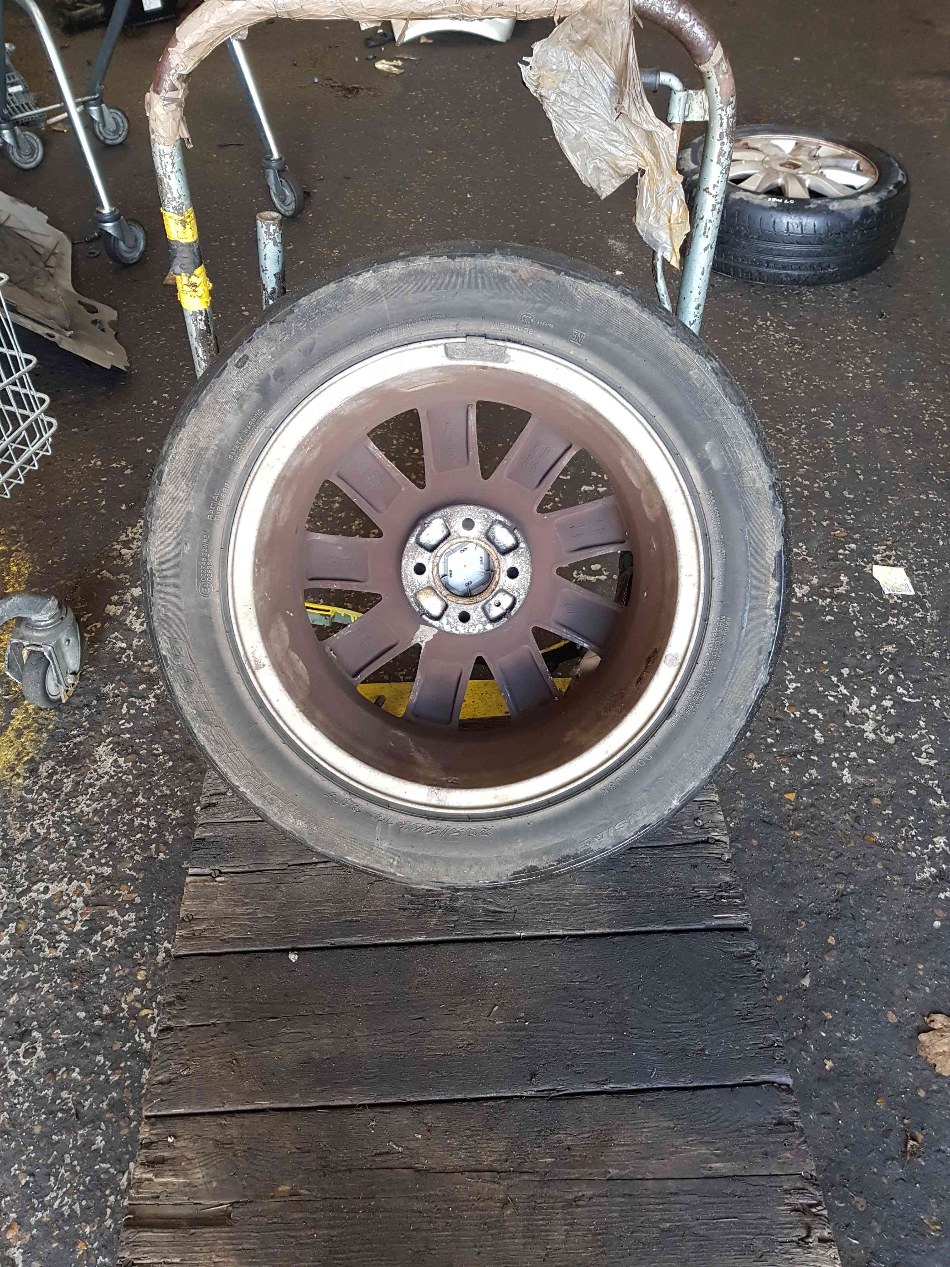 Thumb 7 Renault Megane + Scenic 2002-2008 Kubera Kubbera Alloy Wheel 3/5 8200464412