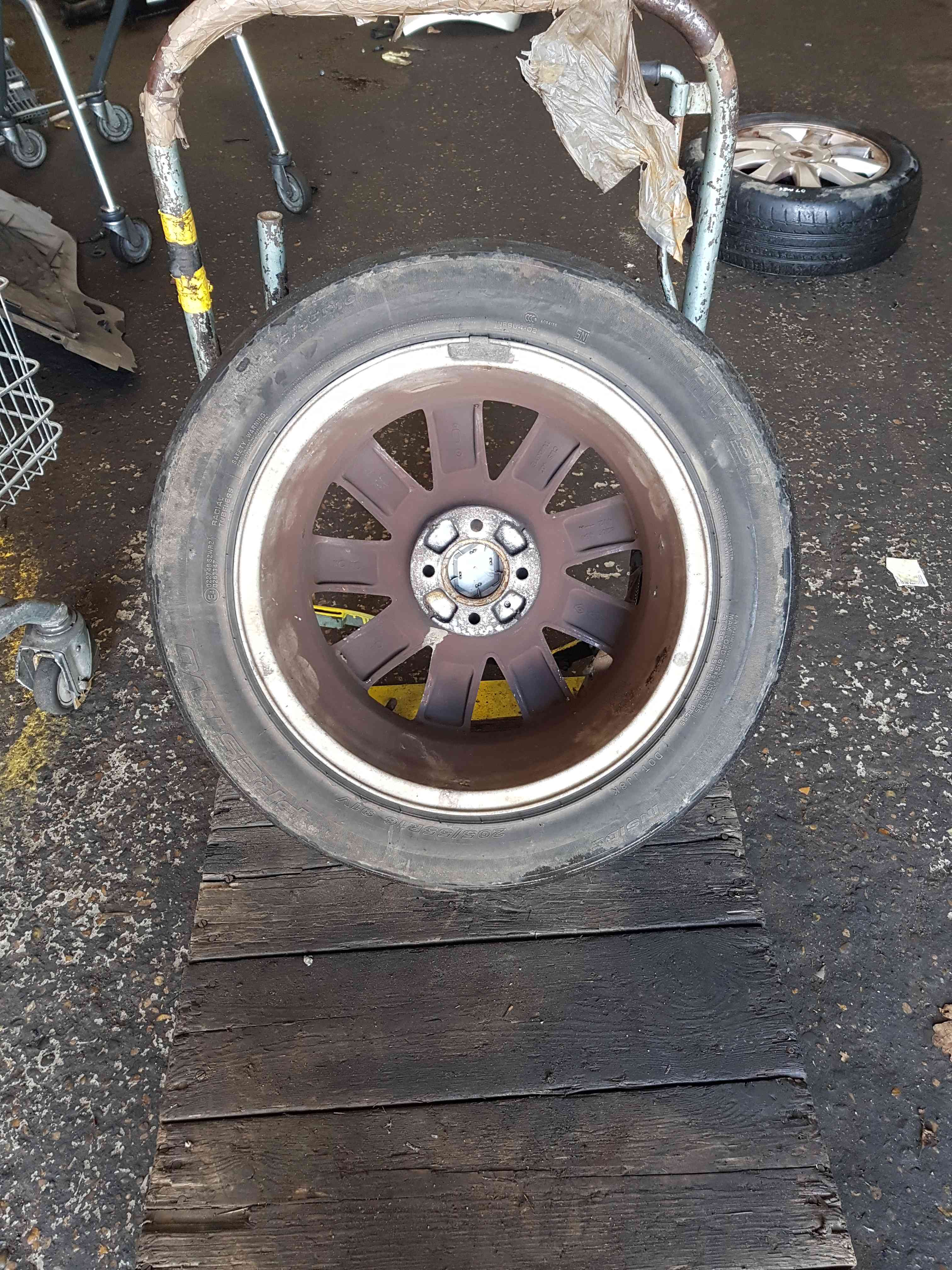 Thumb 8 Renault Megane + Scenic 2002-2008 Kubera Kubbera Alloy Wheel 3/5 8200464412