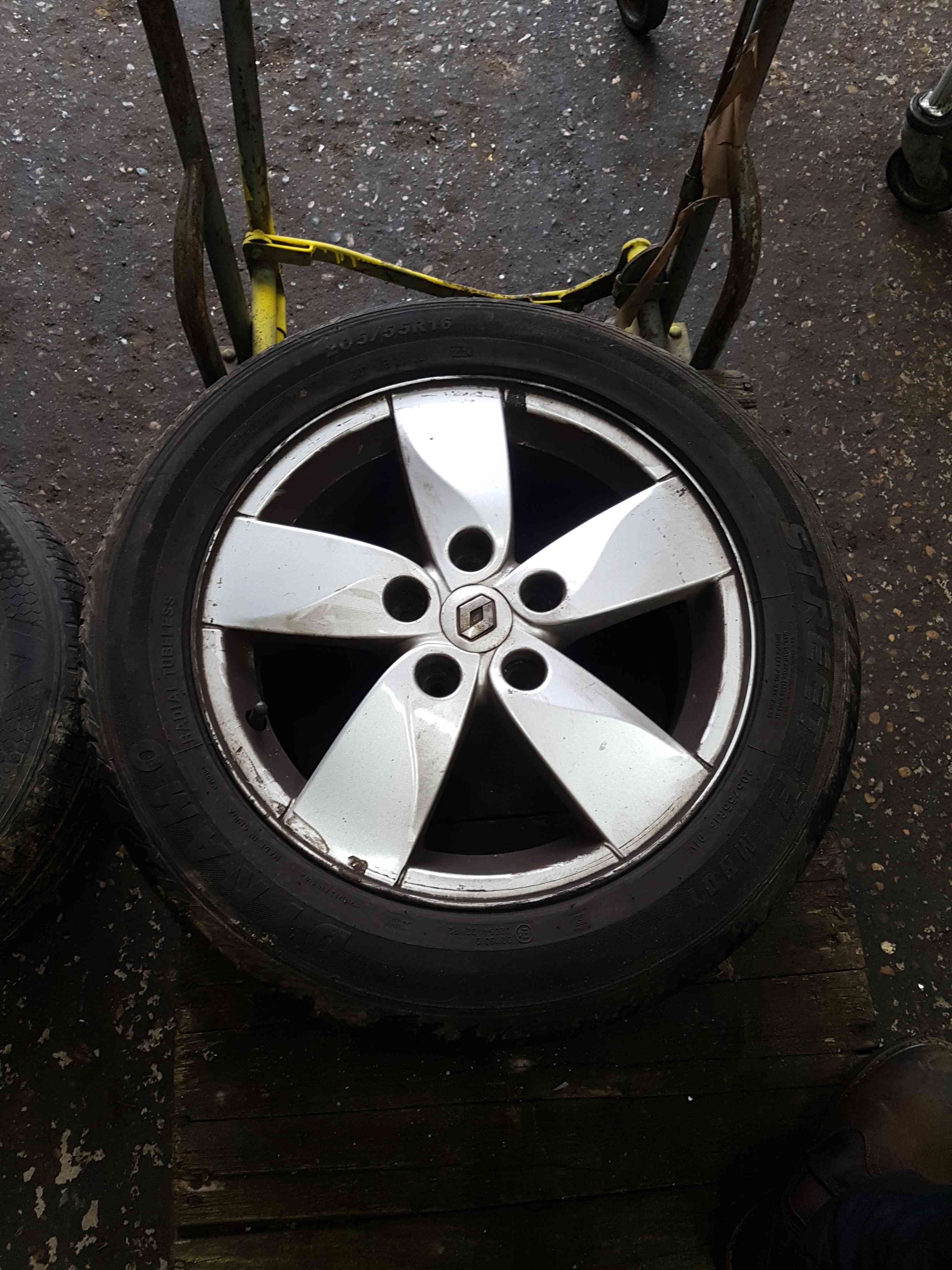 Thumb 2 Renault Megane + Scenic 2008-2014 Proteus Alloy Wheel + Tyre 205 60 16 5Mm 3/5