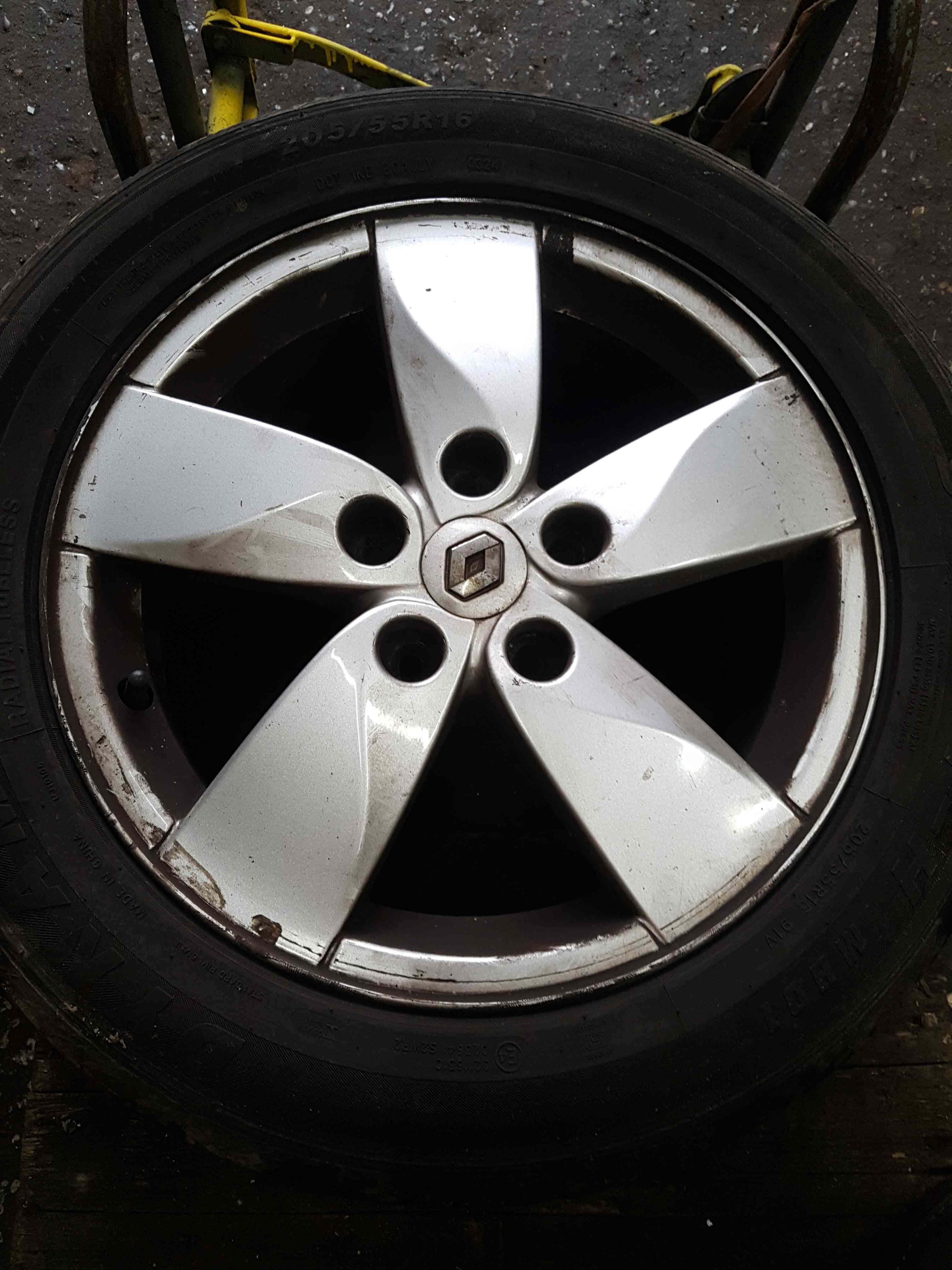 Thumb 3 Renault Megane + Scenic 2008-2014 Proteus Alloy Wheel + Tyre 205 60 16 5Mm 3/5