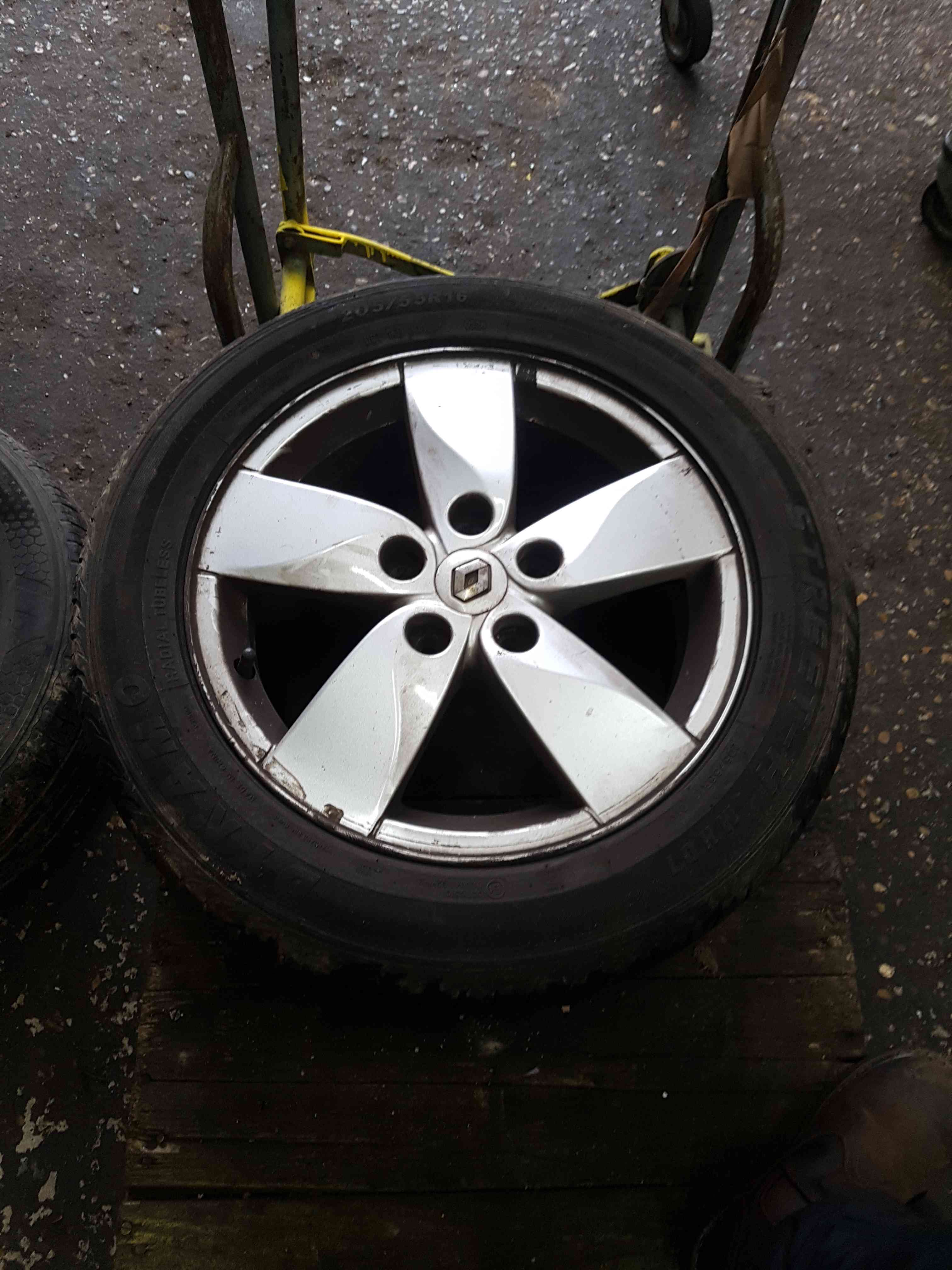 Thumb 6 Renault Megane + Scenic 2008-2014 Proteus Alloy Wheel + Tyre 205 60 16 5Mm 3/5