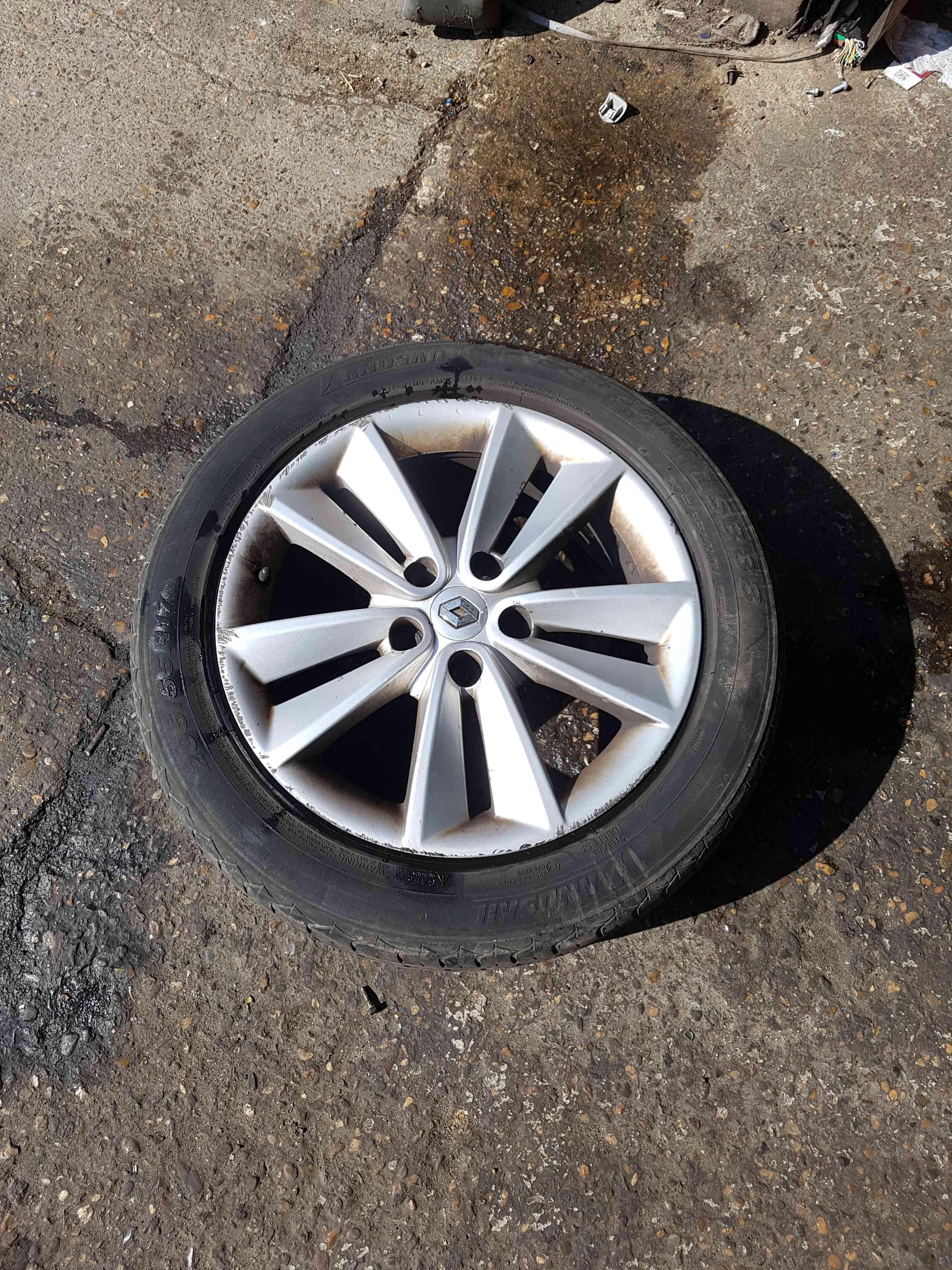 Thumb 8 Renault Megane + Scenic MK3 2008-2012 Sari Alloy Wheel 17Inch 17 + TYRE 2/5