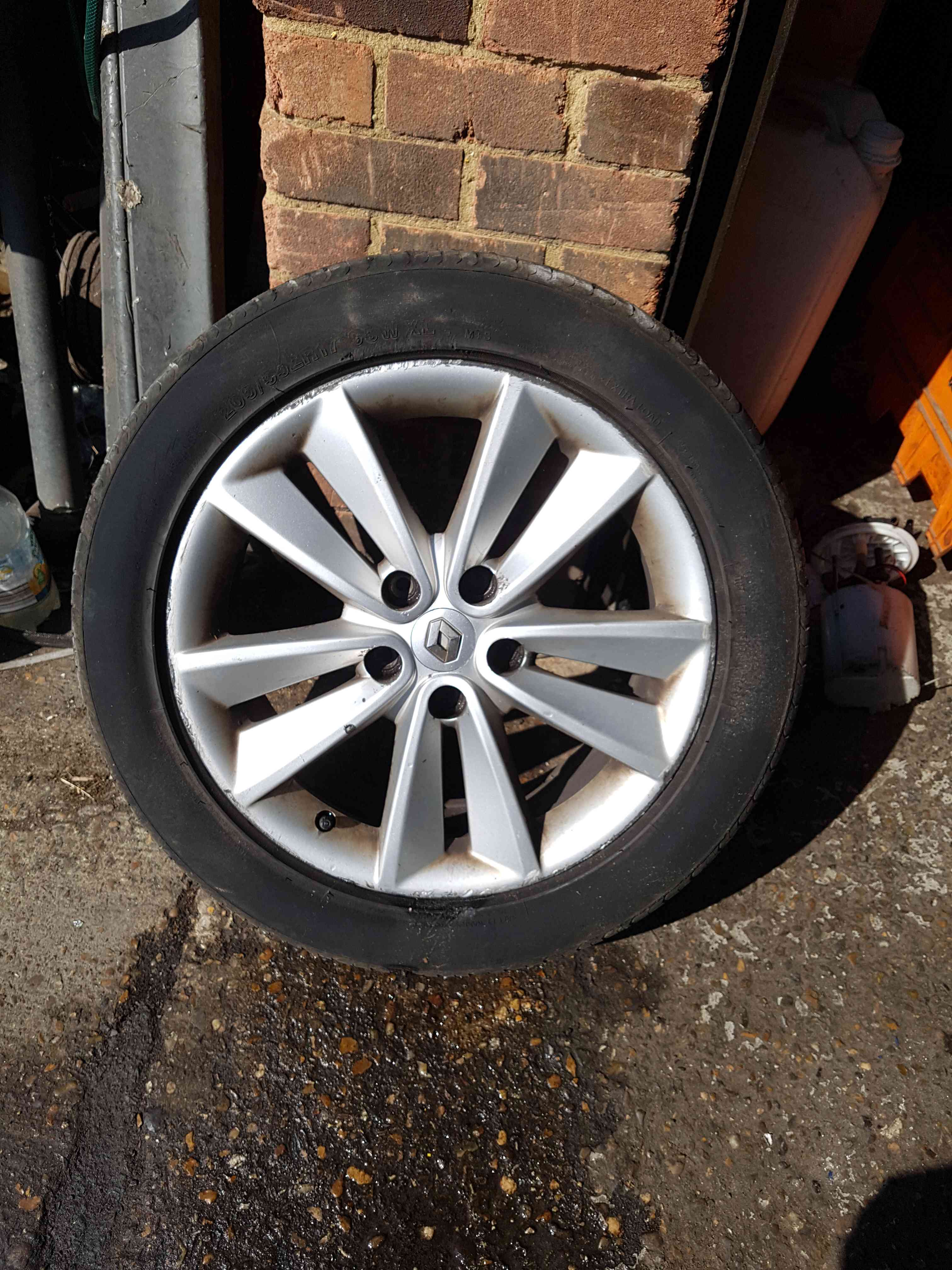 Thumb 4 Renault Megane + Scenic MK3 2008-2012 Sari Alloy Wheel 17Inch 17 403000066R 2/5