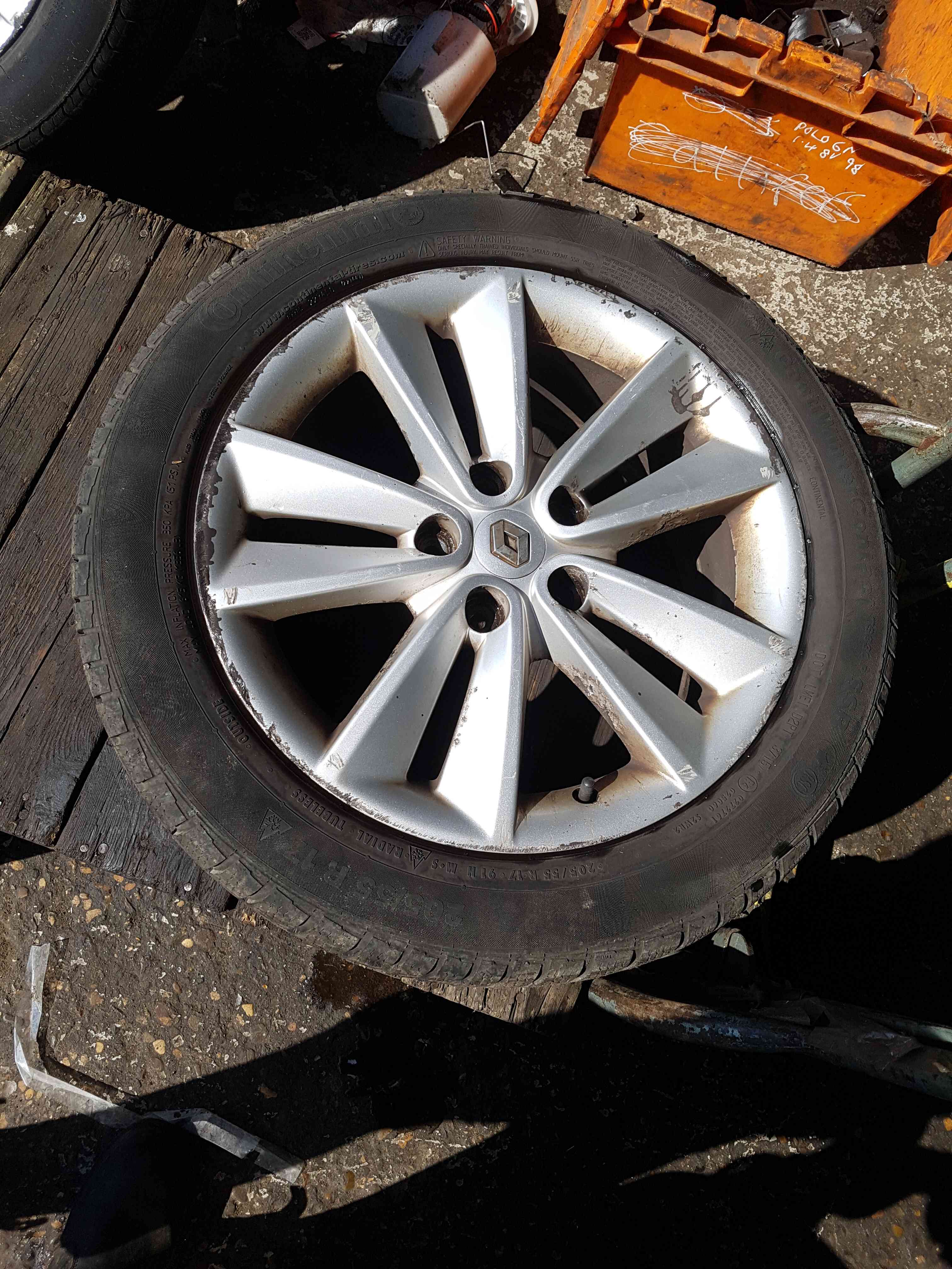 Thumb 3 Renault Megane + Scenic MK3 2008-2012 Sari Alloy Wheel 17Inch 17 403000066R 2/5