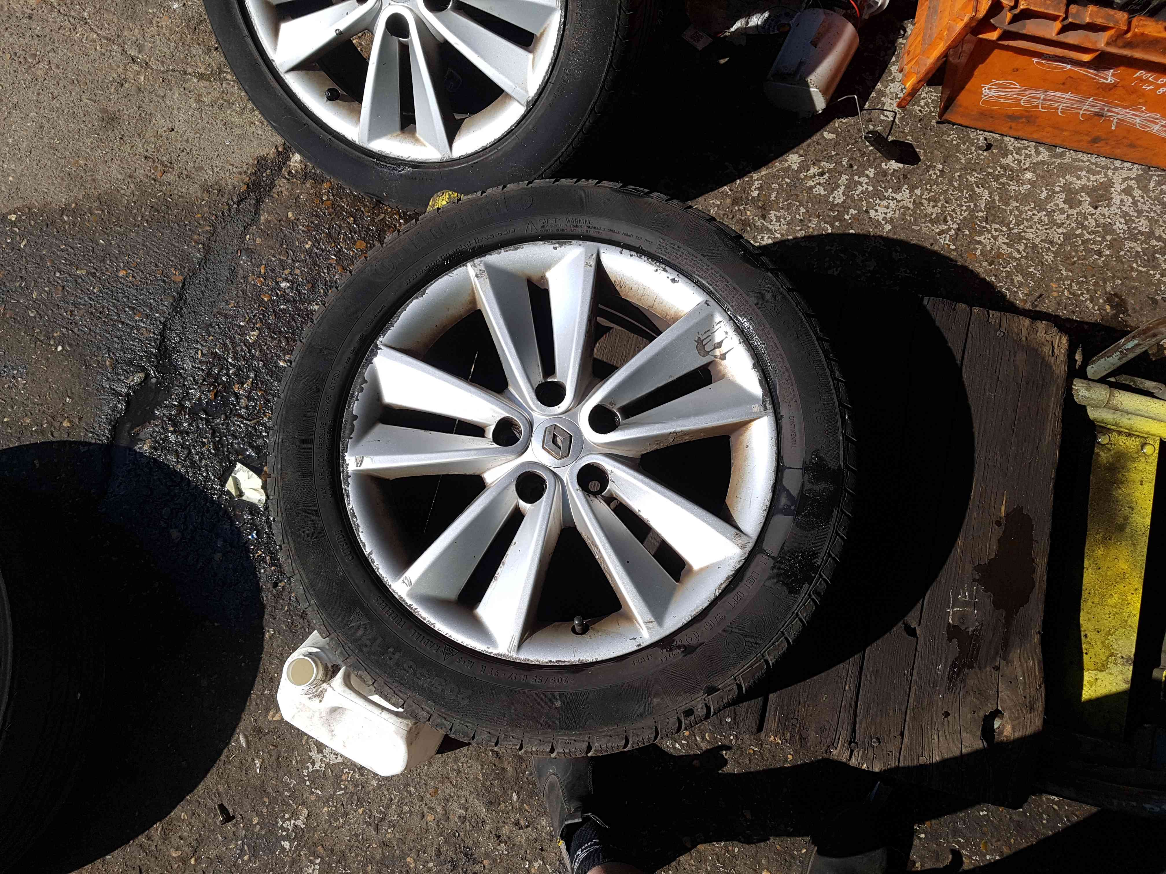 Thumb 7 Renault Megane + Scenic MK3 2008-2012 Sari Alloy Wheel 17Inch 17 403000066R 2/5