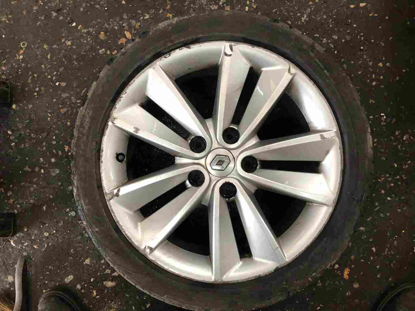 Renault Megane + Scenic MK3 2008-2012 Sari Alloy Wheel 17Inch X1 403000066R  J3