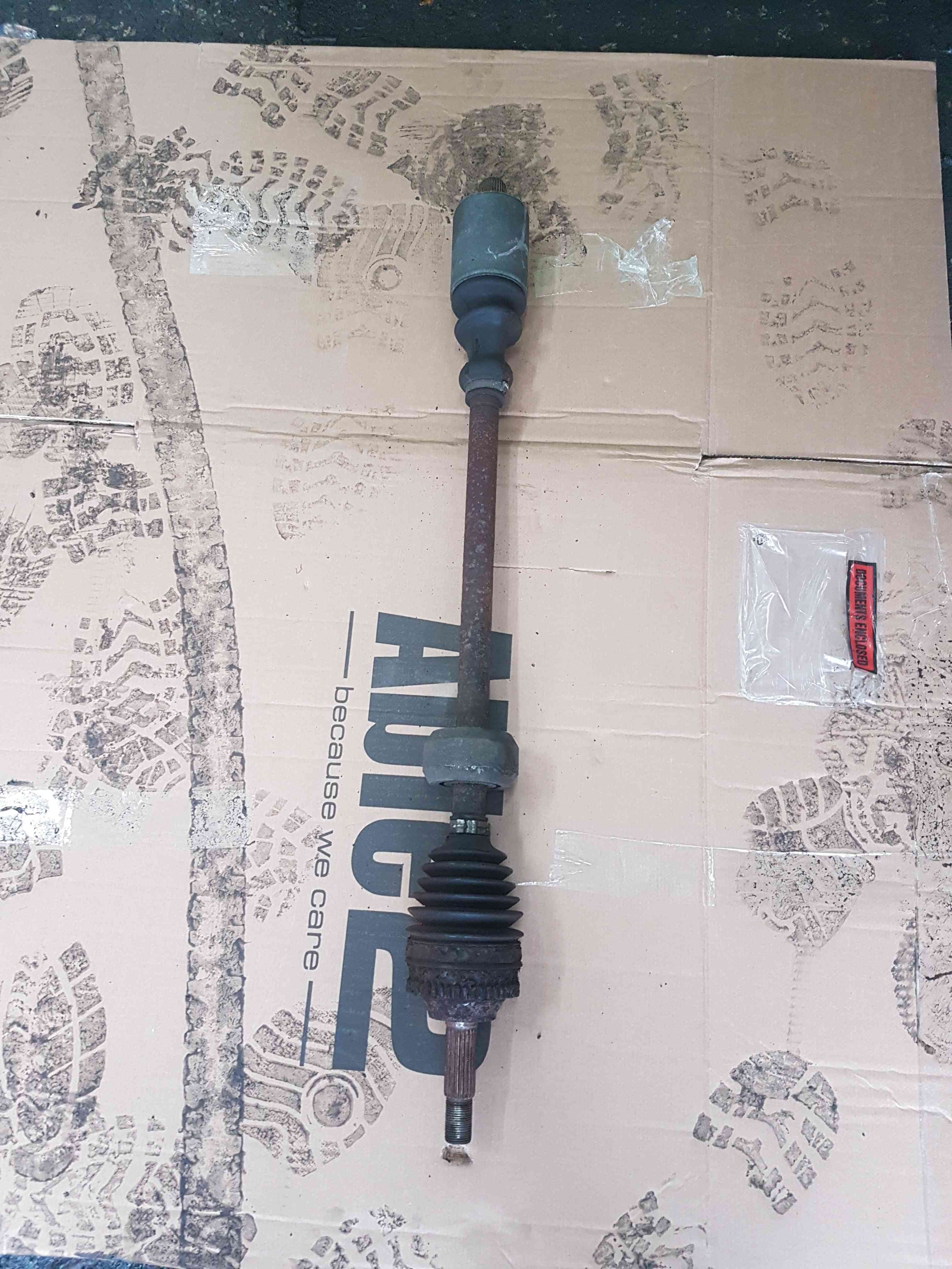 Thumb 7 Renault Megane 1995-1999 1.6 8V Automatic Drivers OSF Front Driveshaft