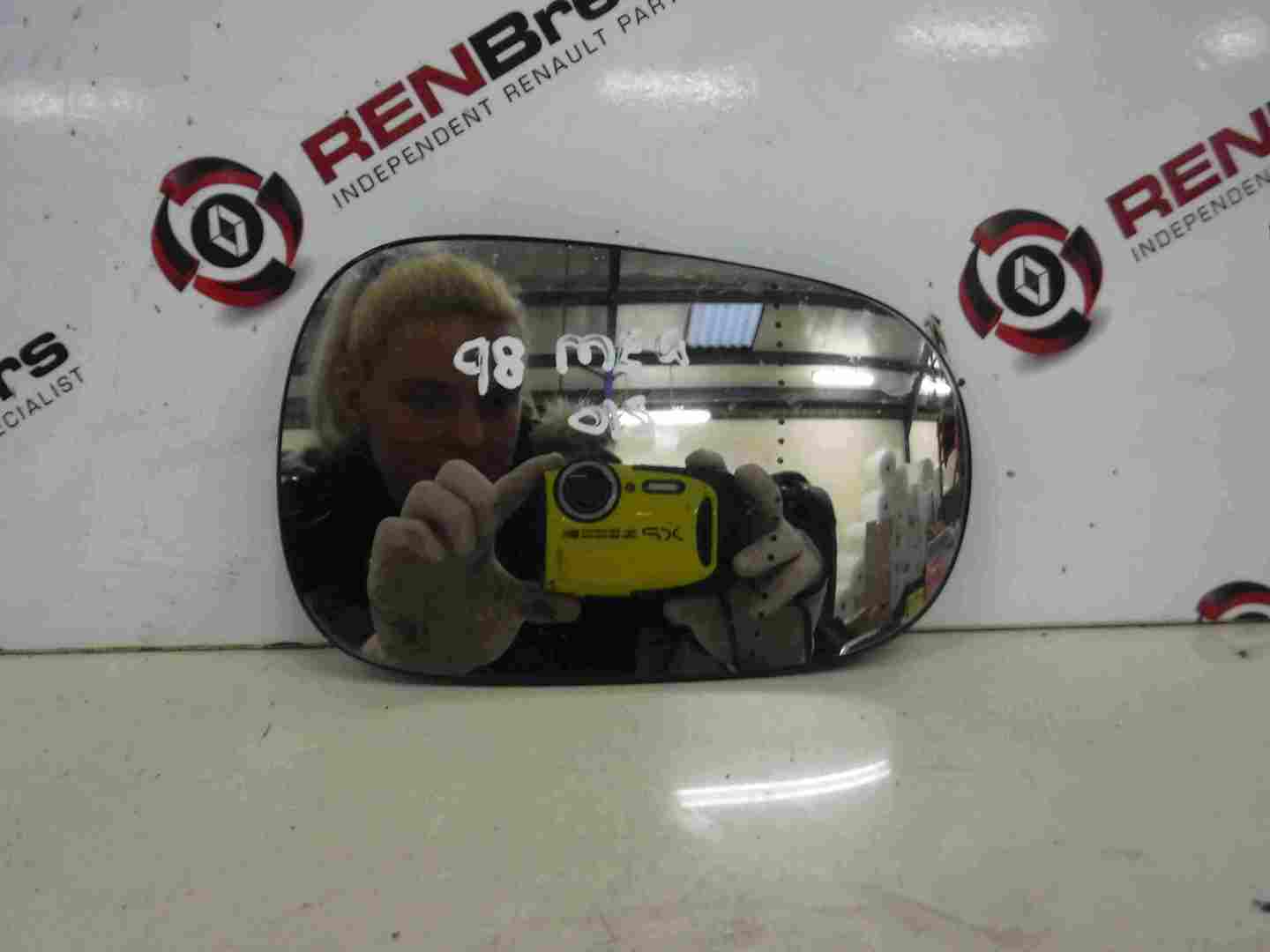 Renault Megane 1995-1999 Drivers OS Wing Mirror Glass