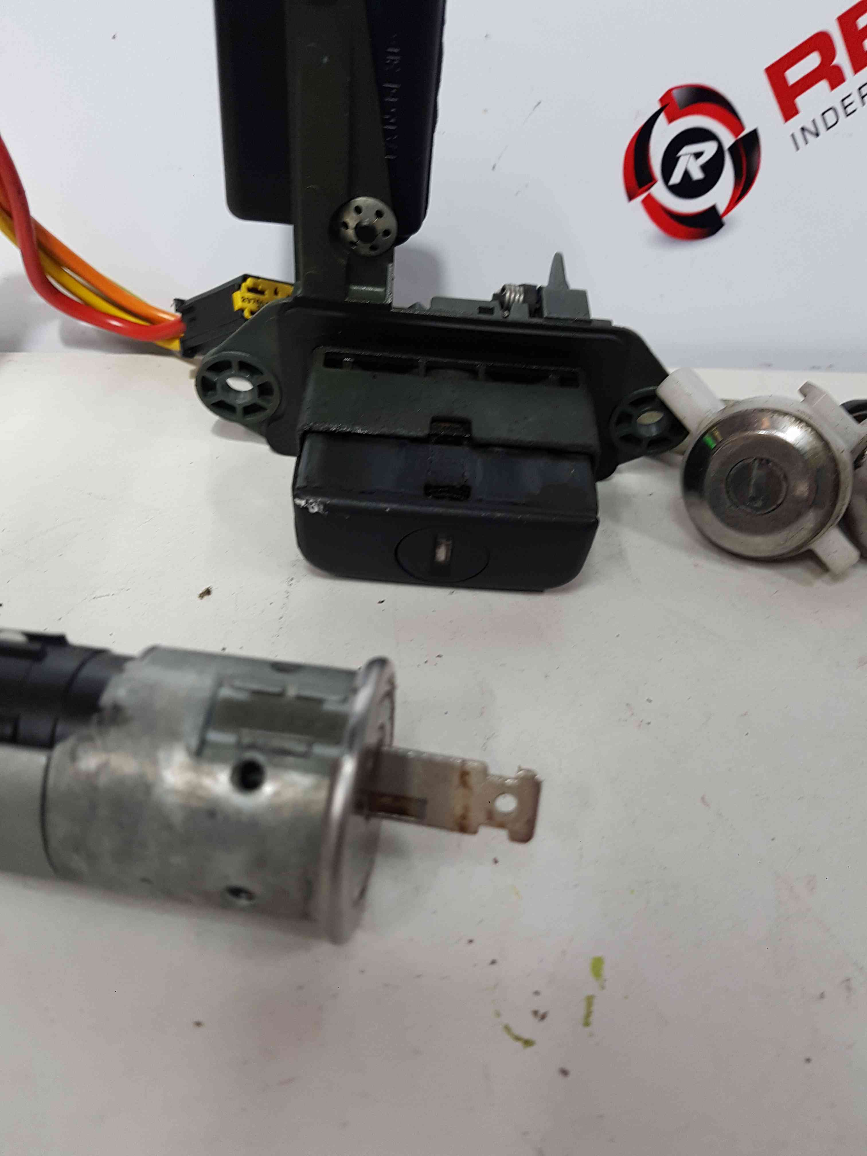 Thumb 5 Renault Megane 1995-1999 Ignition Barrel SET Door Boot + KEY