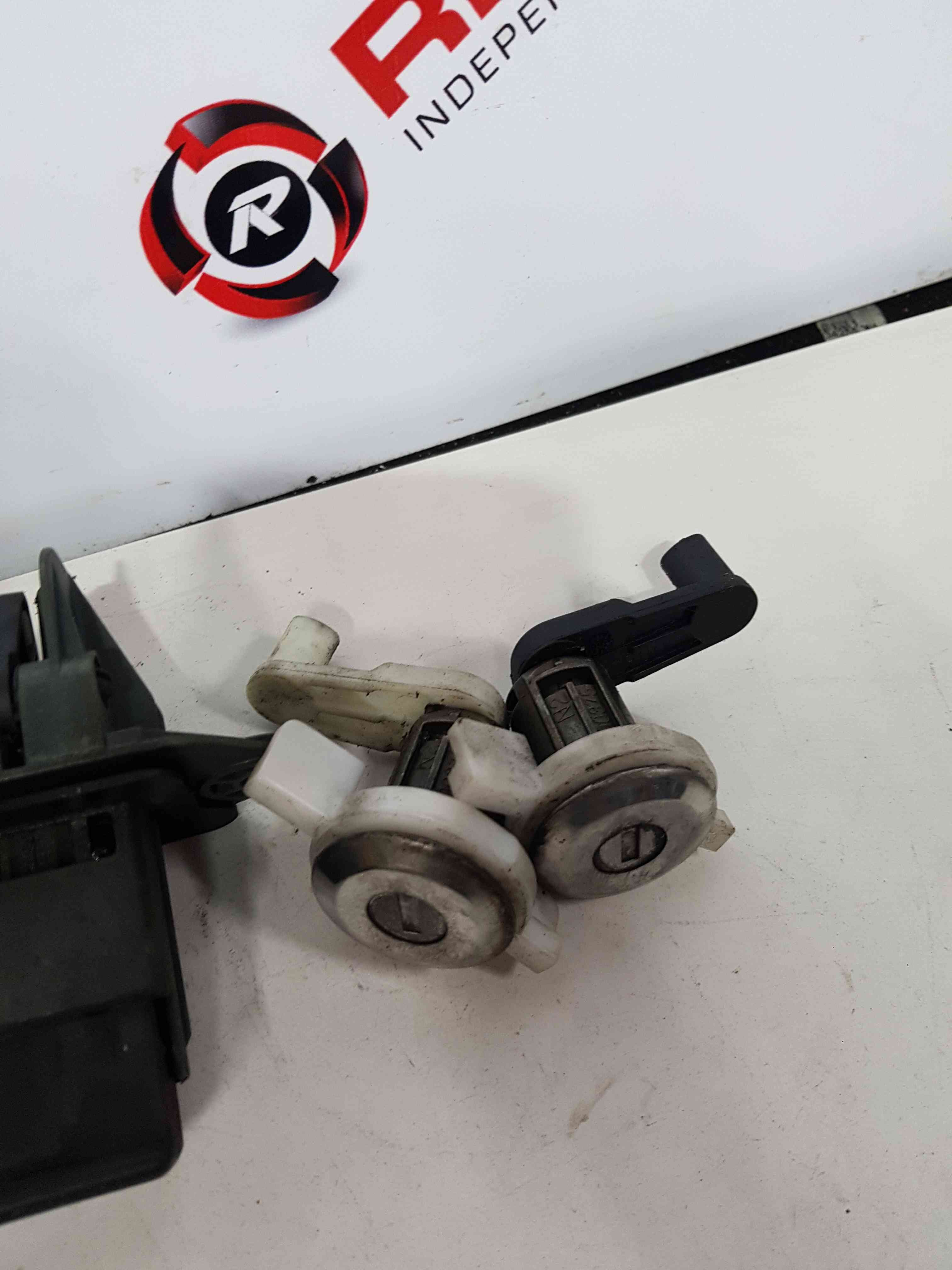 Thumb 7 Renault Megane 1995-1999 Ignition Barrel SET Door Boot + KEY