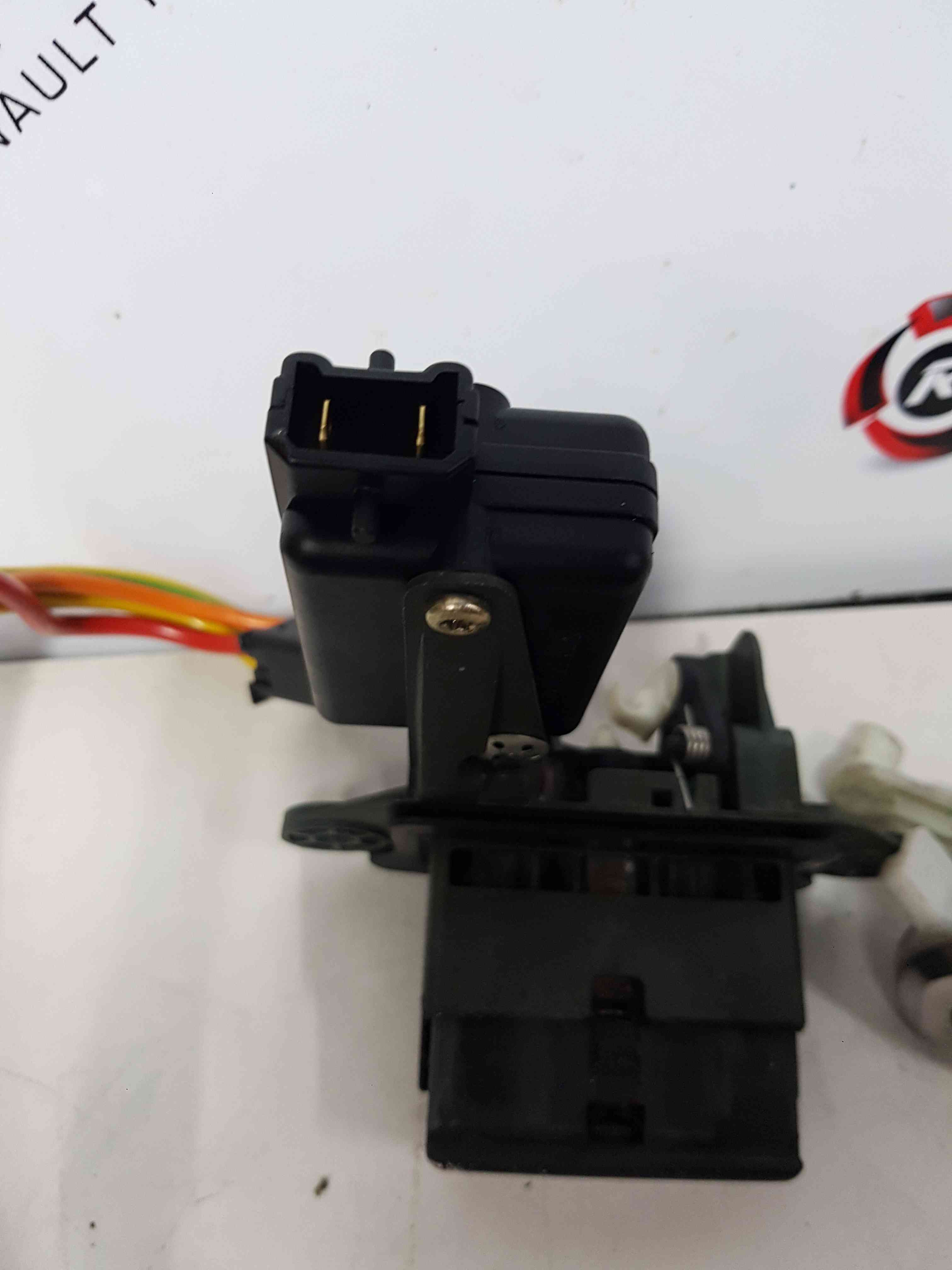 Thumb 8 Renault Megane 1995-1999 Ignition Barrel SET Door Boot + KEY