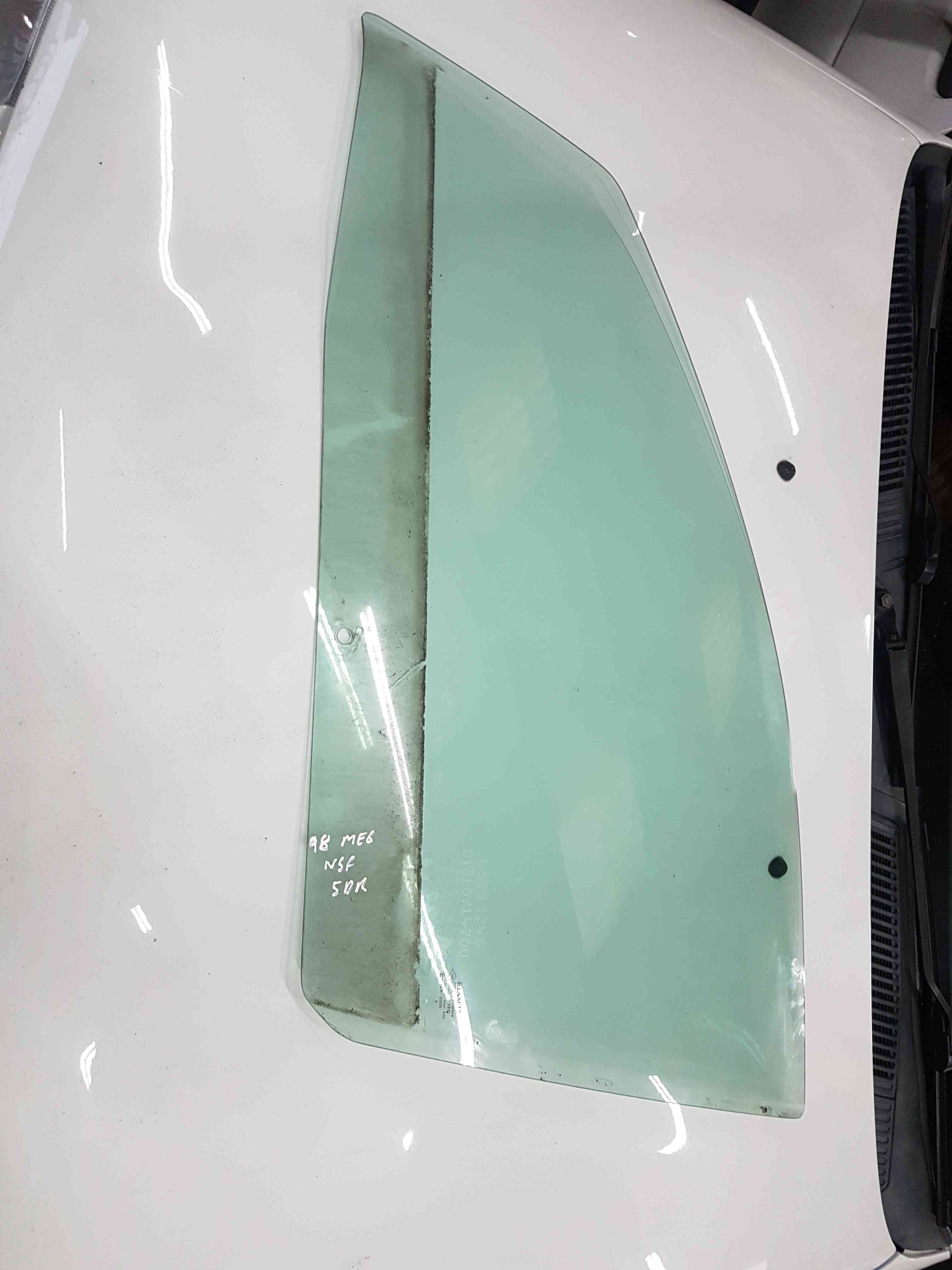 Thumb 6 Renault Megane 1995-1999 Passenger NSF Front Window Glass