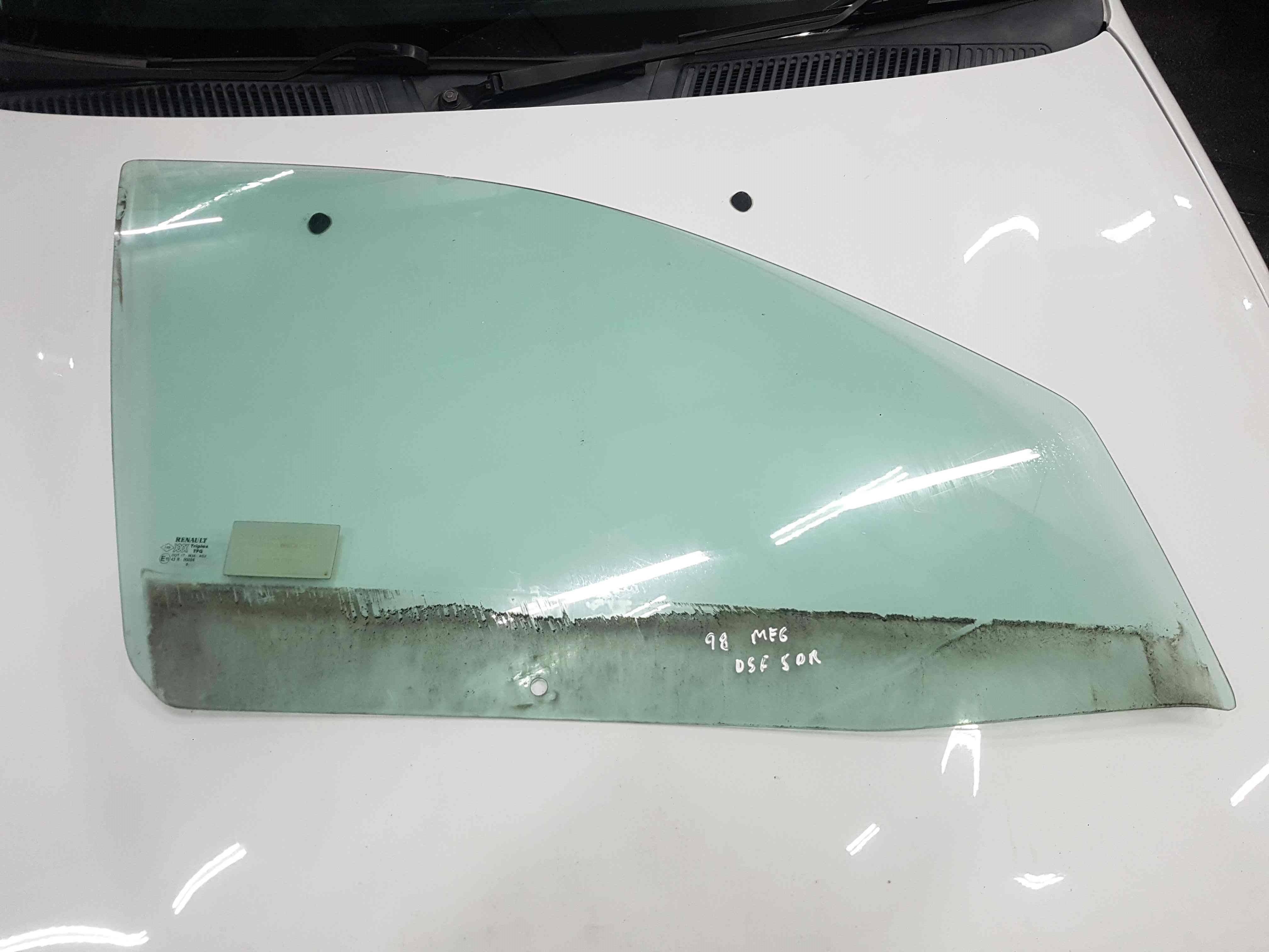 Thumb 2 Renault Megane 1995-1999 Drivers OSF Front Window Glass