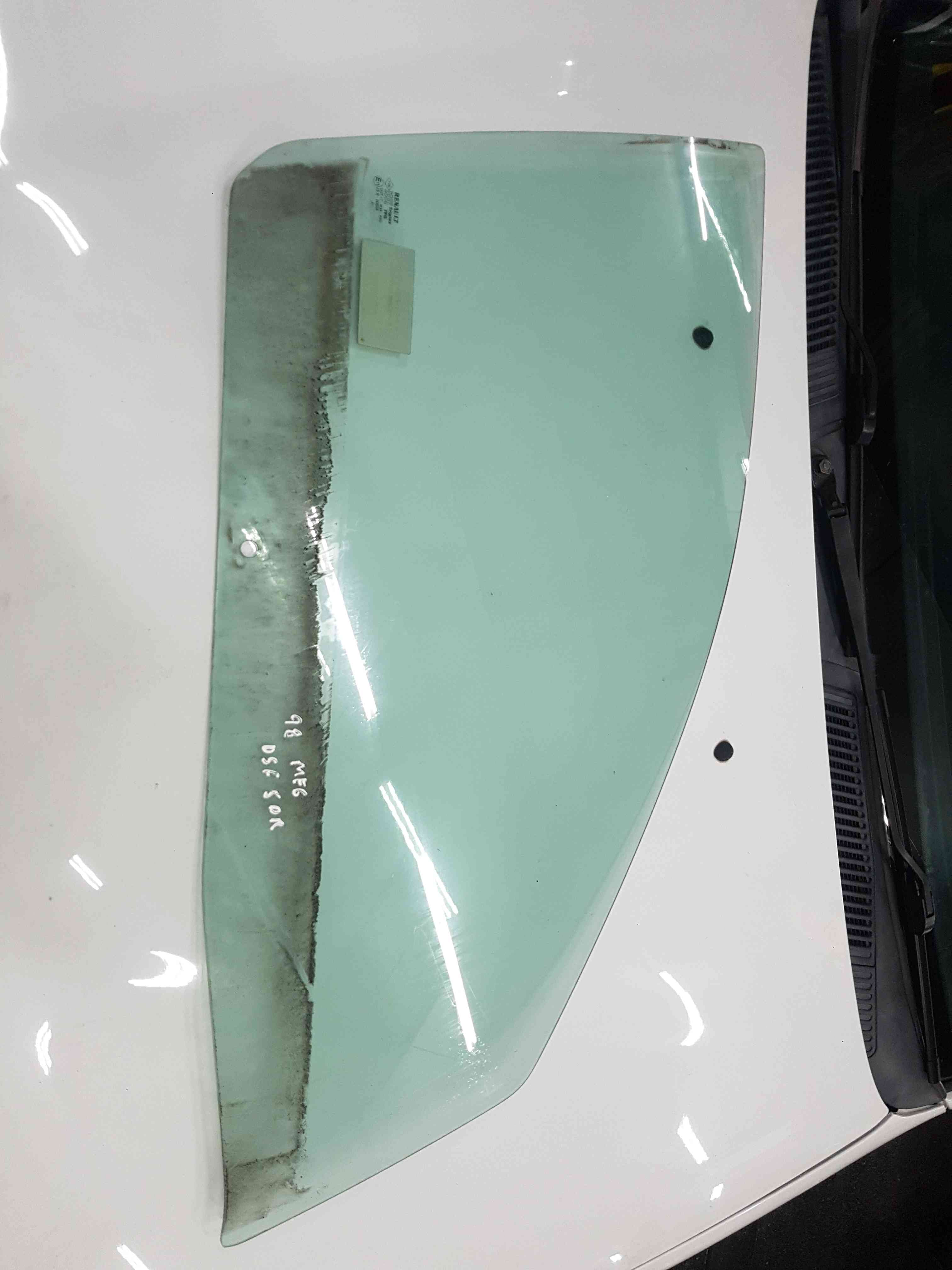 Thumb 4 Renault Megane 1995-1999 Drivers OSF Front Window Glass