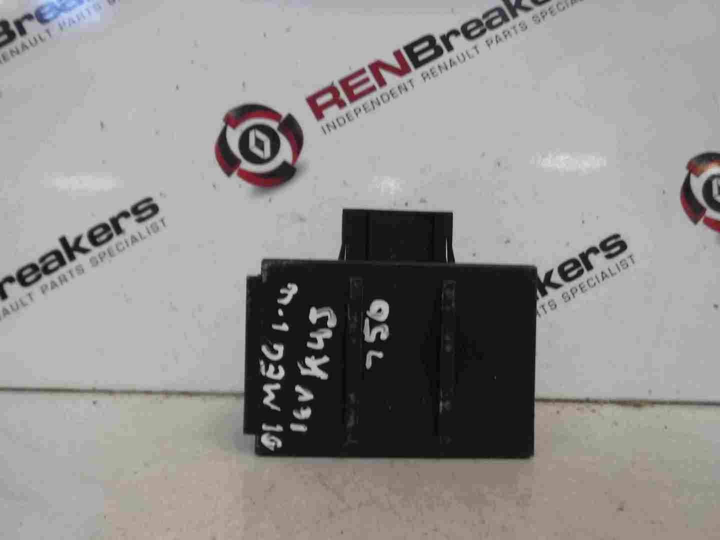 Renault Megane 1999-2002 1.4 16v Dashboard UCH BCM Fuse Box K4J 750