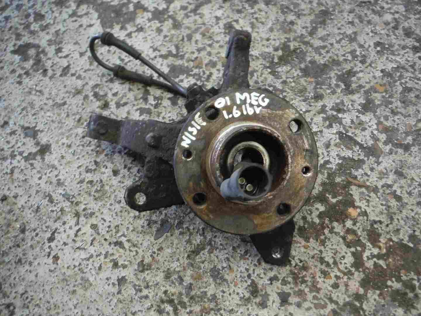 Renault Megane 1999-2002 1.6 16v Passenger NSF Front Wheel Hub + ABS Sensor