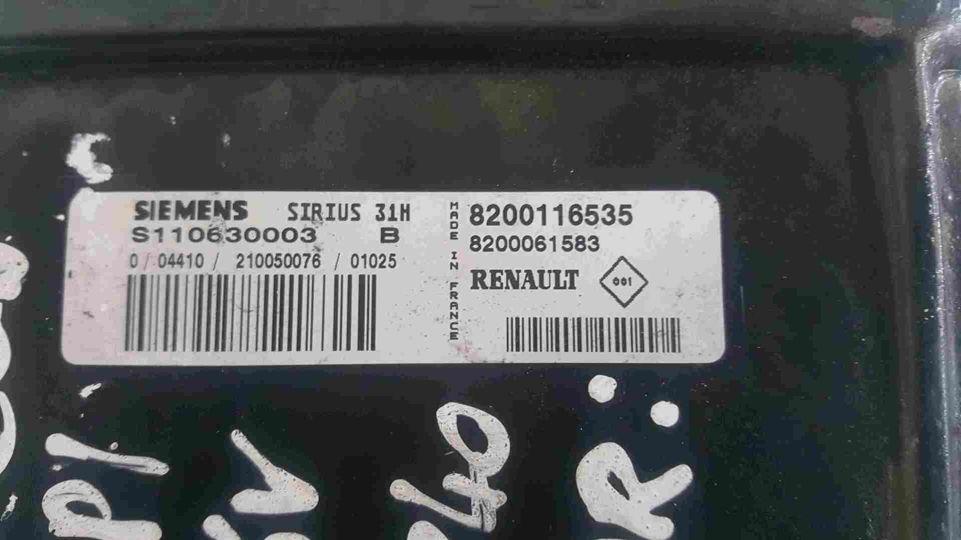Thumb 3 Renault Megane 1999-2002 2.0 IDe Engine Control Unit ECU 8200116535 8200061583
