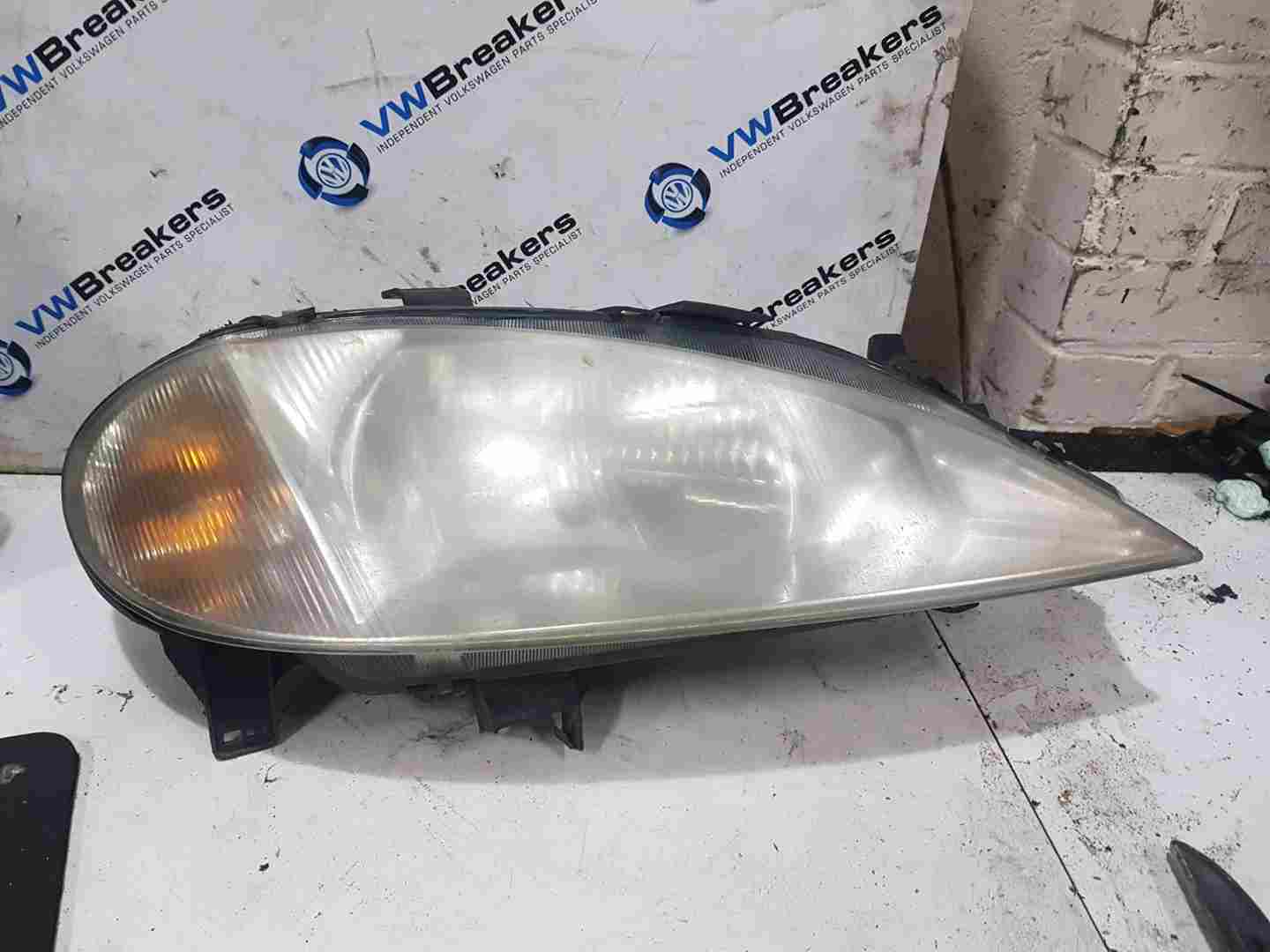 Renault Megane 1999-2002 Drivers OSF Front Headlight Lens  7700427869