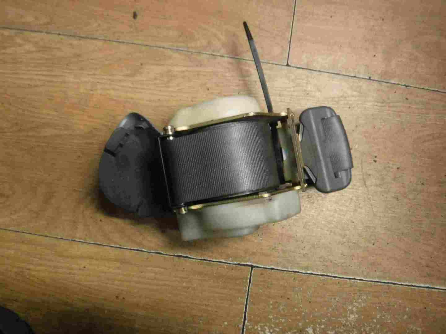 Renault Megane 1999-2002 Drivers OSF Front Seat Belt 5dr