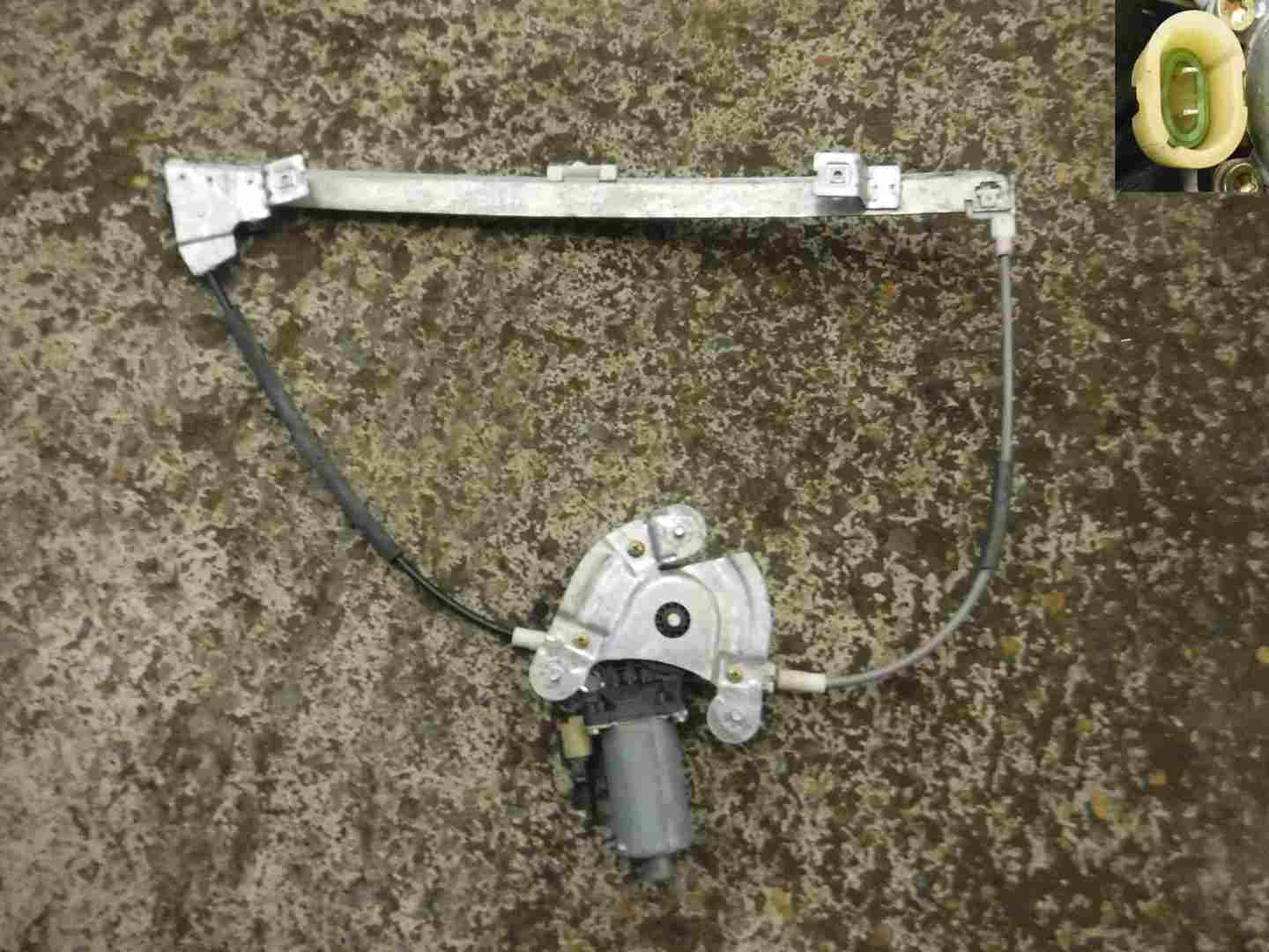 Renault Megane 1999-2002 Drivers OSF Front Window Motor + Regulator 5DR